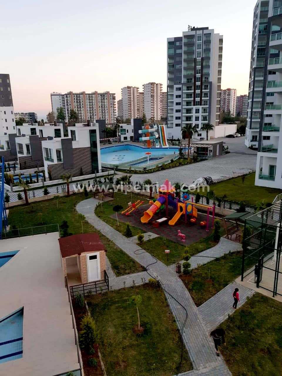 TÖMÜK KLAS SİTESİNDE SATILIK YAZLIK