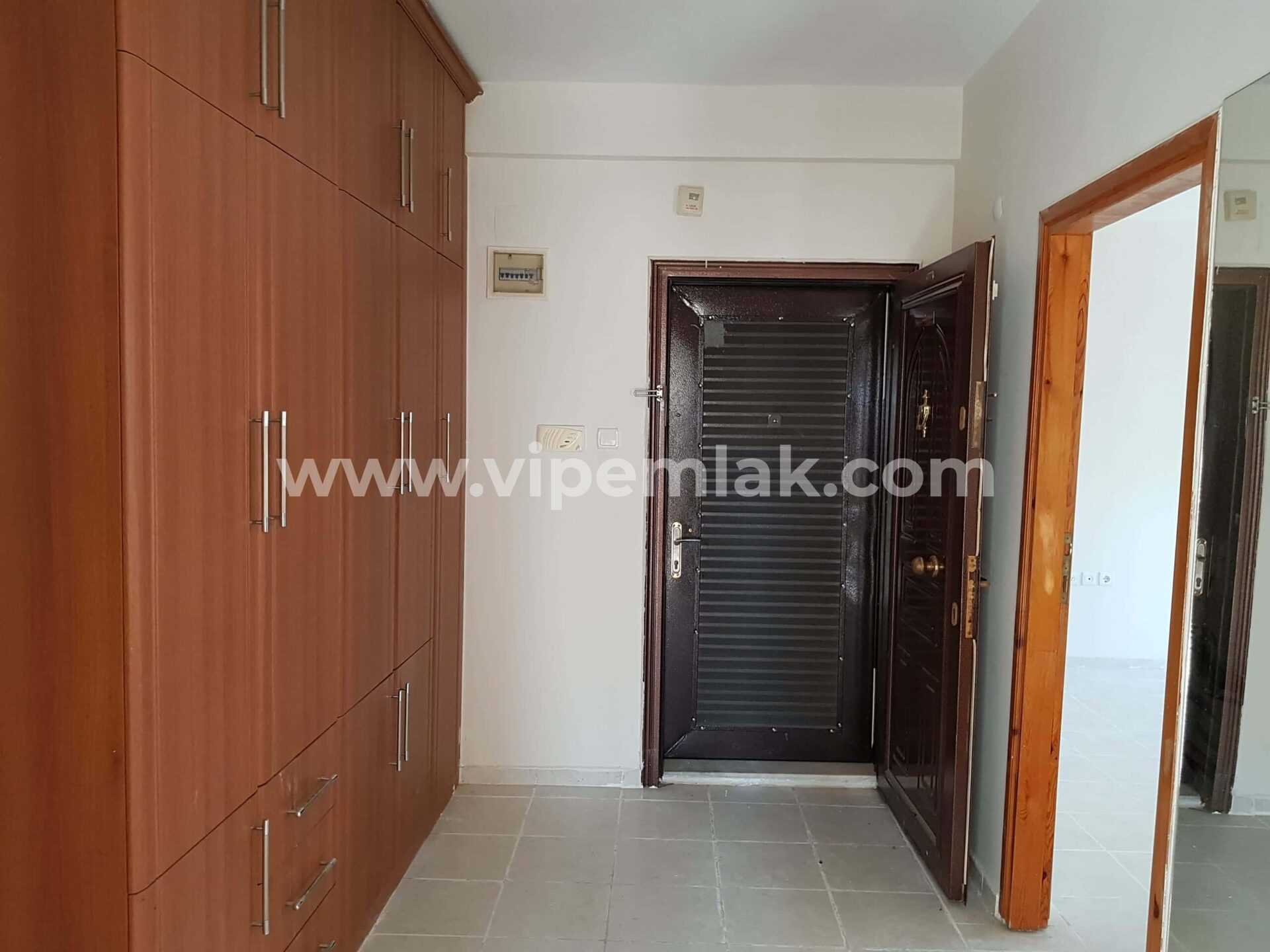 MERSİN ERDEMLİ MERKEZ ANAYOL ÜZERİ TOROS SİTESİNDE SATILIK DAİRE