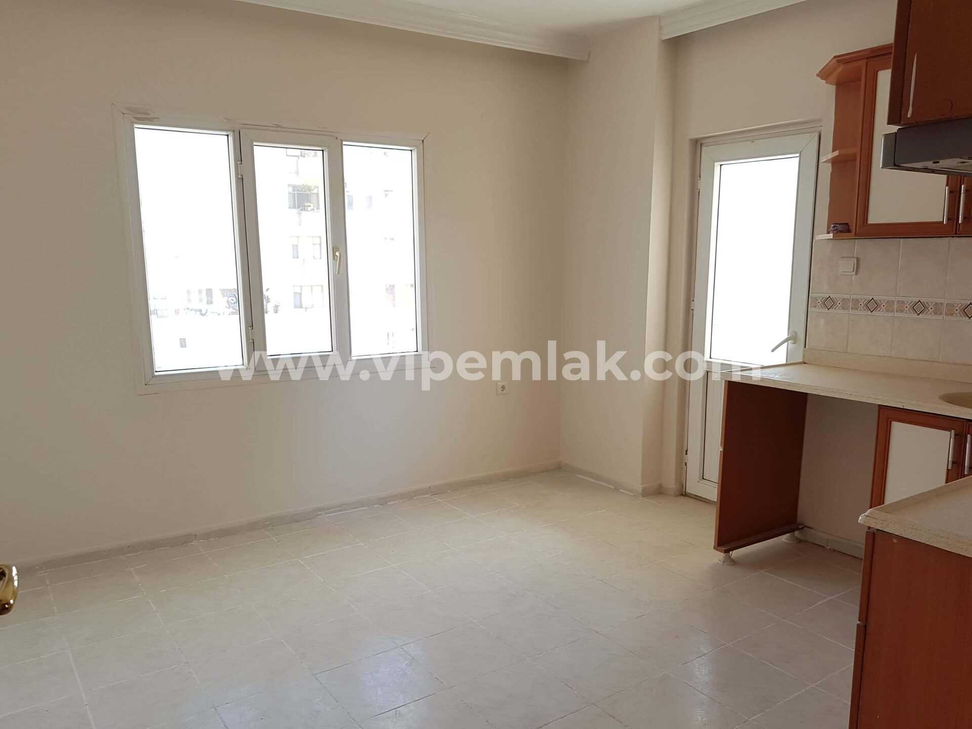 MERSİN ERDEMLİ MERKEZ ANAYOL ÜZERİ TOROS SİTESİNDE SATILIK DAİRE