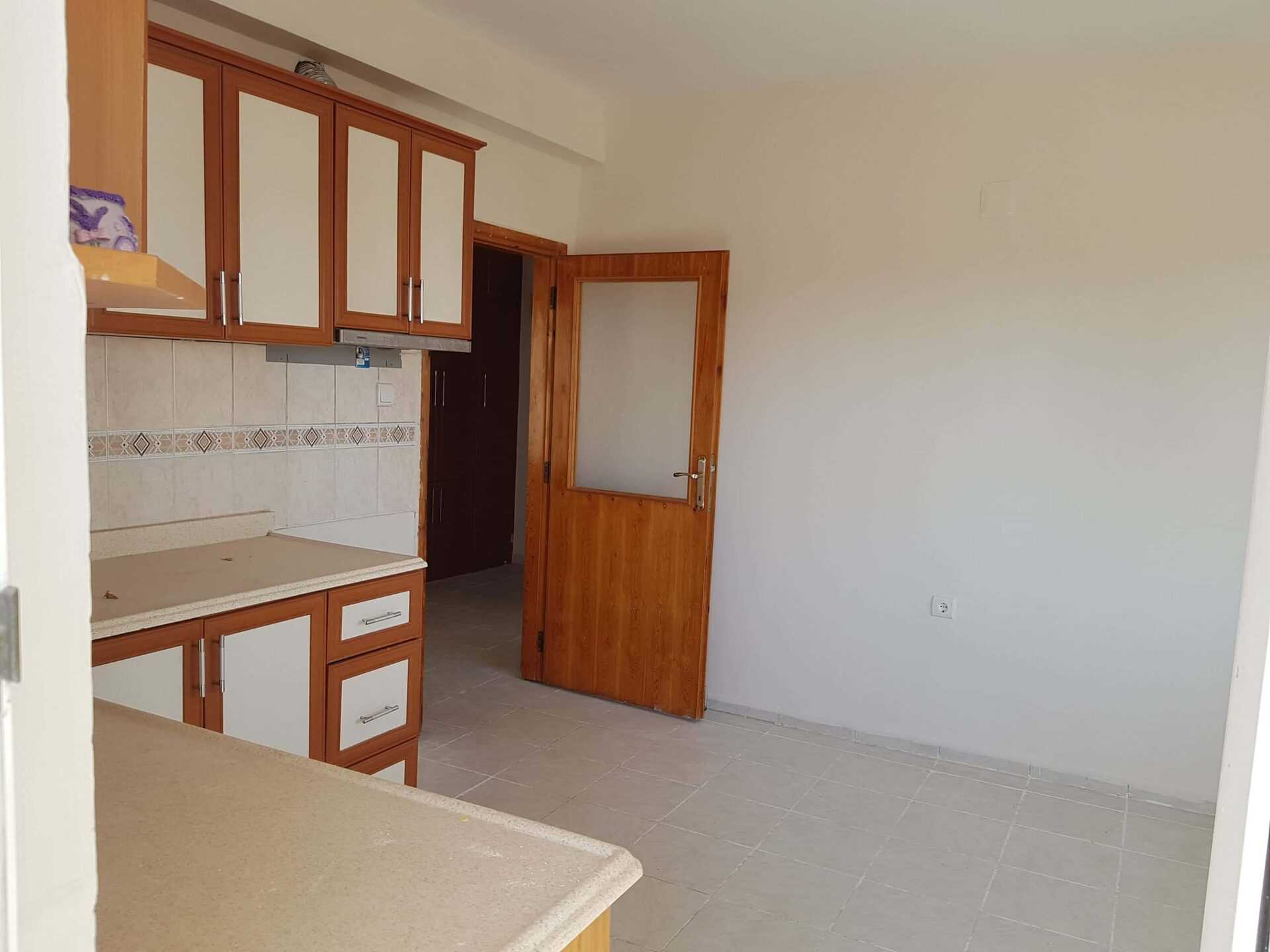 MERSİN ERDEMLİ MERKEZ ANAYOL ÜZERİ TOROS SİTESİNDE SATILIK DAİRE