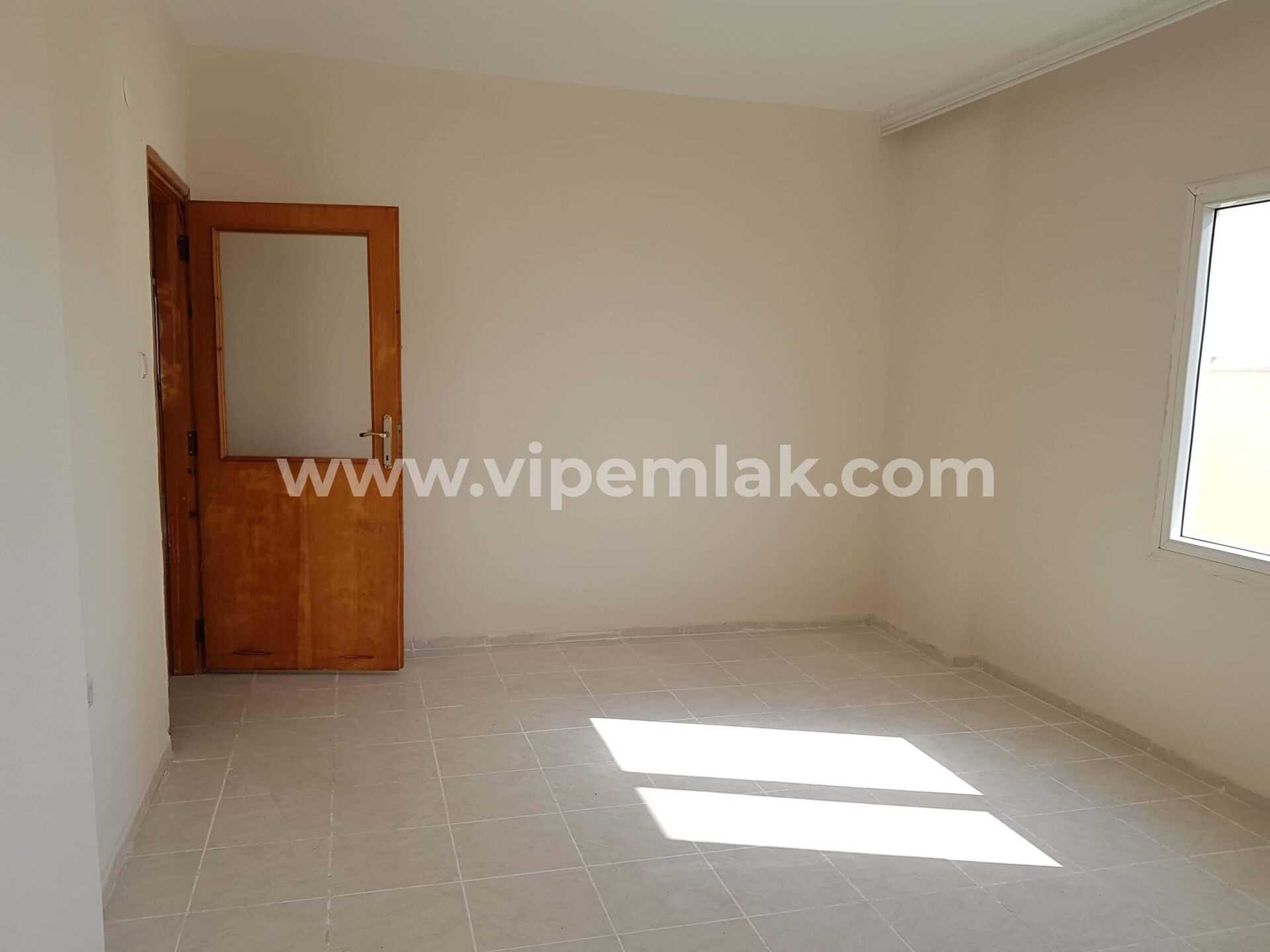 MERSİN ERDEMLİ MERKEZ ANAYOL ÜZERİ TOROS SİTESİNDE SATILIK DAİRE