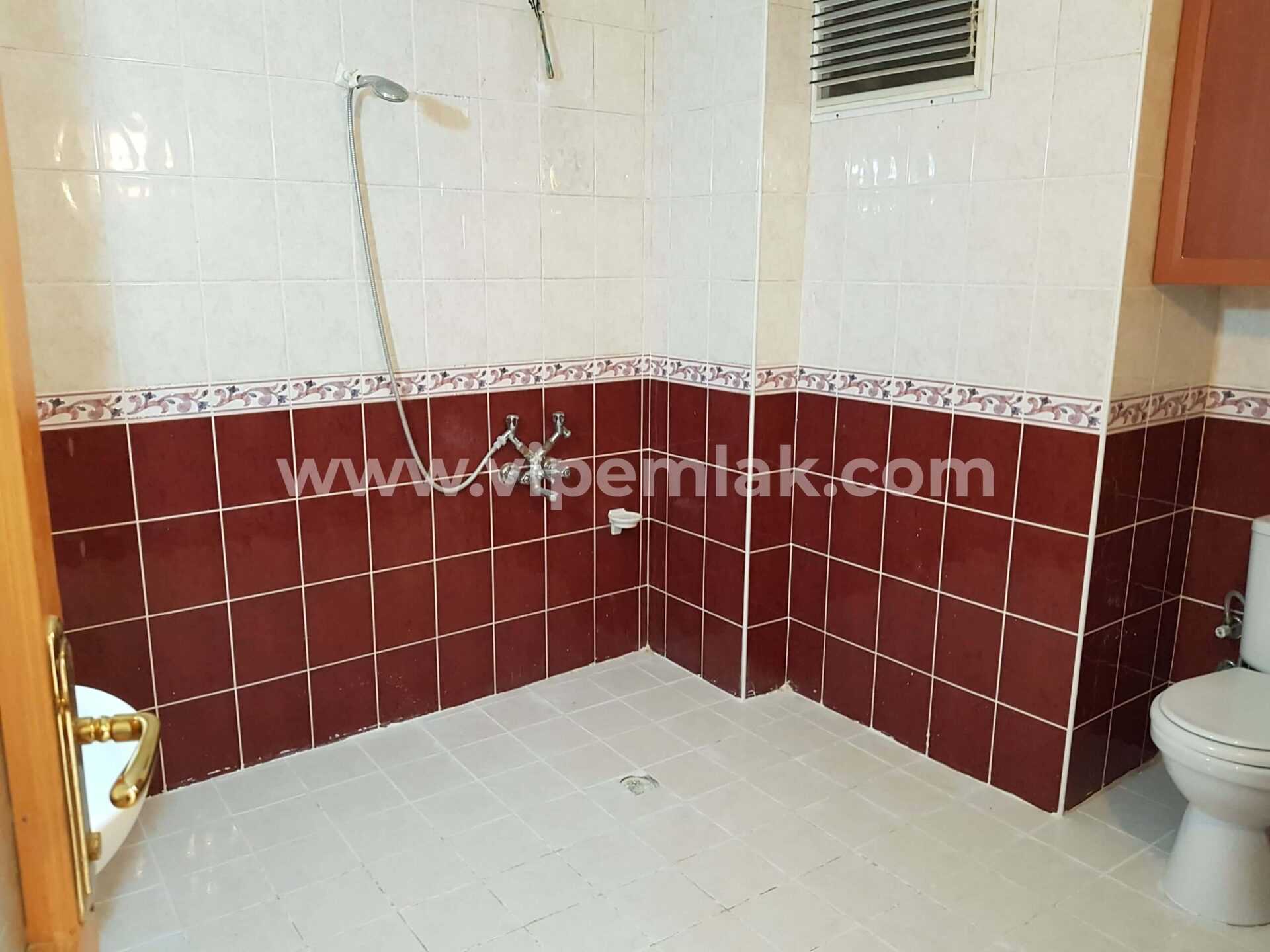 MERSİN ERDEMLİ MERKEZ ANAYOL ÜZERİ TOROS SİTESİNDE SATILIK DAİRE