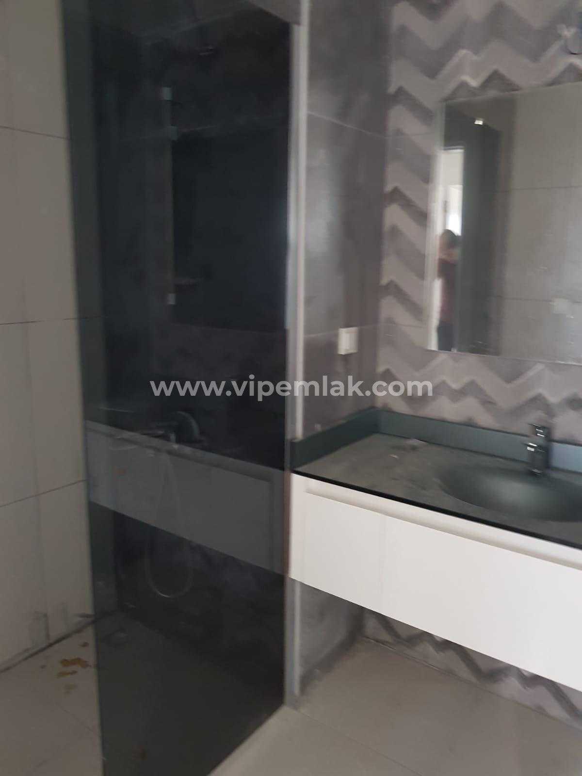 MERSİN ERDEMLİ BULVAR YEŞİLYURT SİTESİNDE SATILIK DAİRE