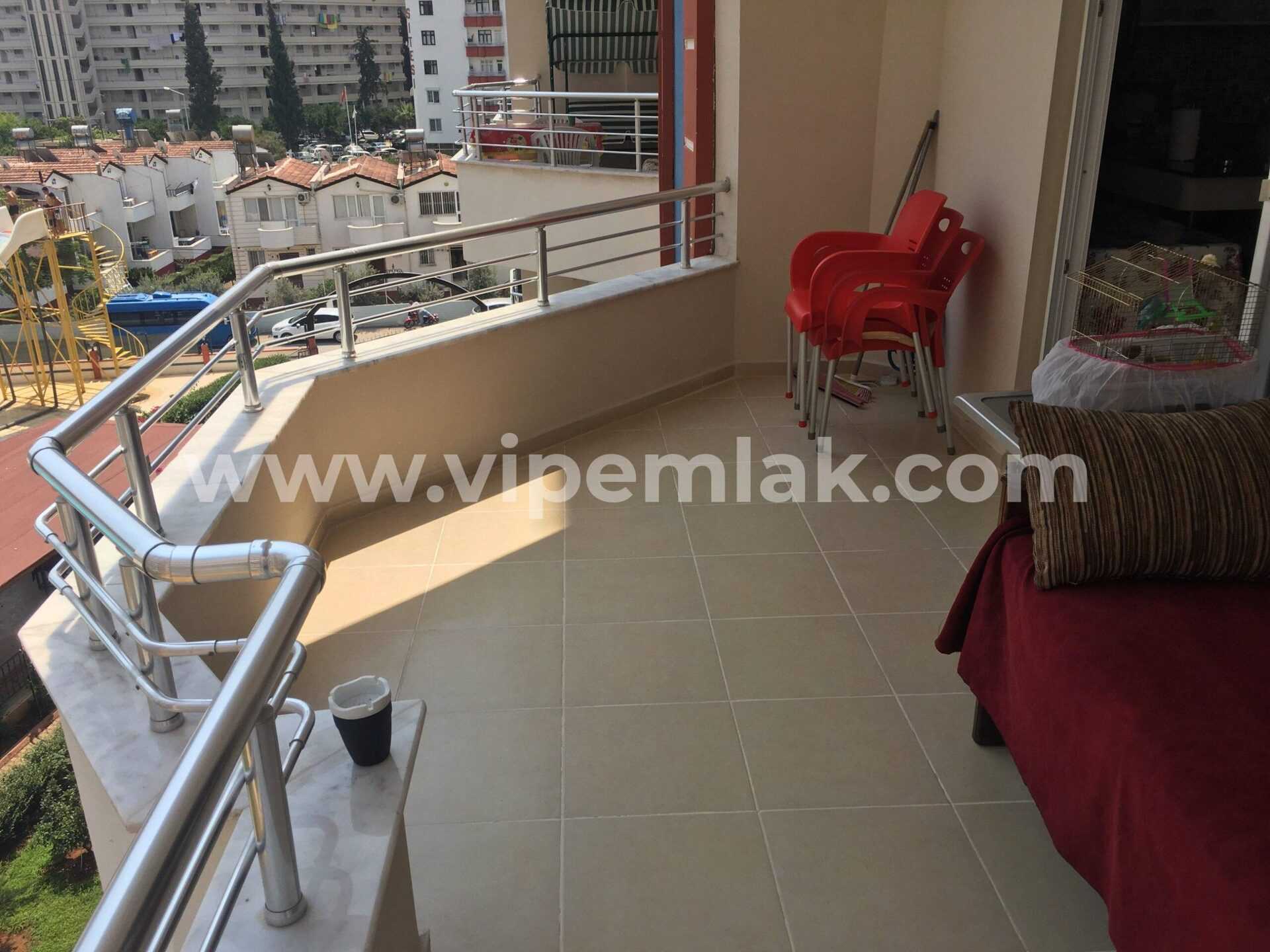 MERSİN TÖMÜK STELLA AQUAPARK  SİTESİNDE SATILIK YAZLIK DAİRE