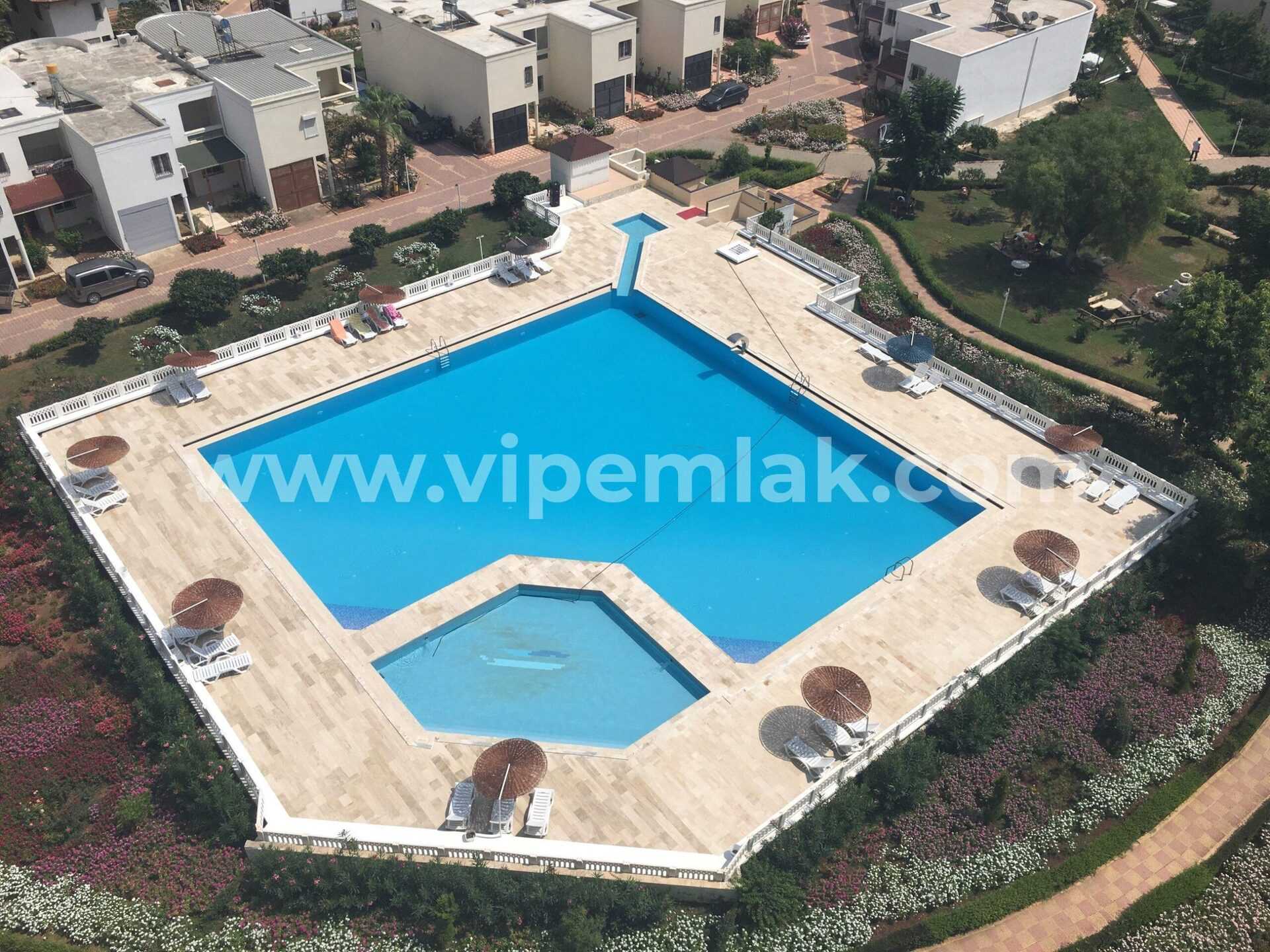 MERSİN TÖMÜK CLUP LİDO SİTESİNDE SATILIK YAZLIK DAİRE