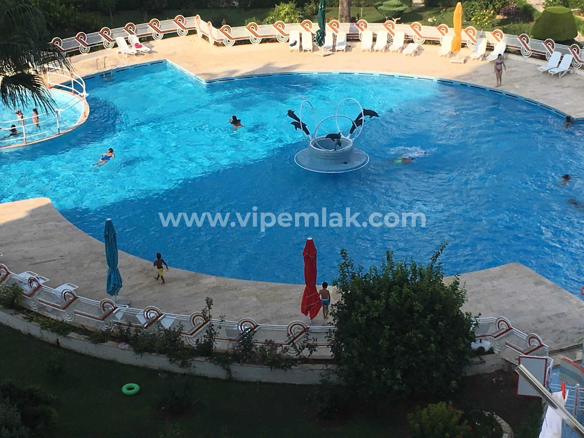 MERSİN ARPAÇBAHŞİŞ FLAMİNGO 1 SİTESİNDE SATILIK EŞYALI YAZLIK DAİRE