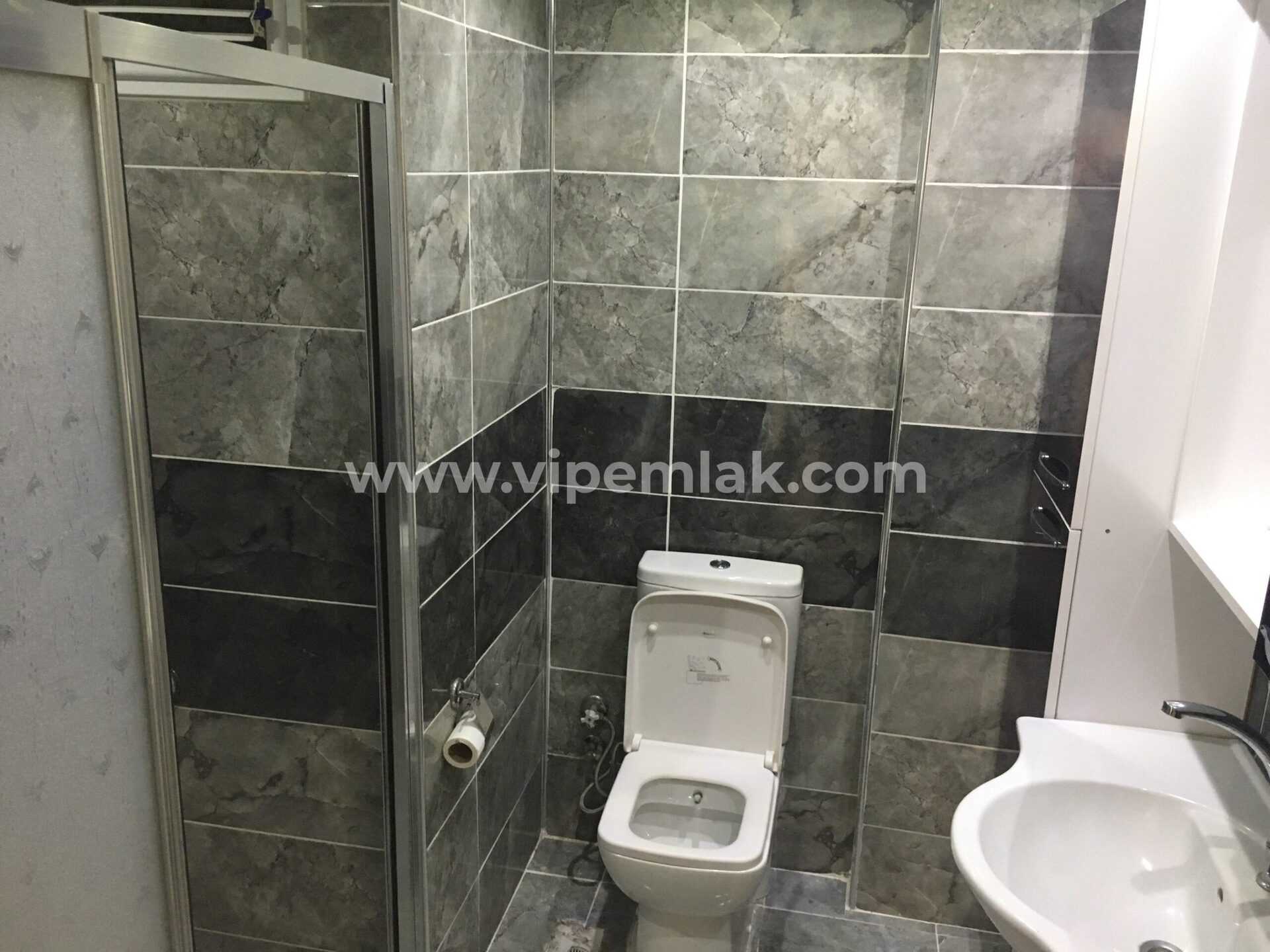 ERDEMLİ’DE İÇİ YAPILI BAKIMLI SATILIK UYGUN FİYATTA DAİRE