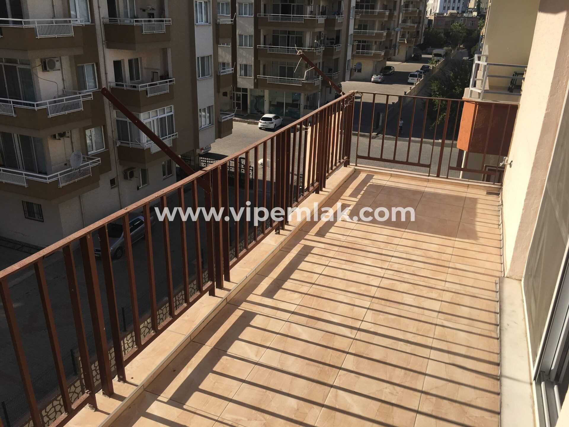 ERDEMLİ’DE İÇİ YAPILI BAKIMLI SATILIK UYGUN FİYATTA DAİRE