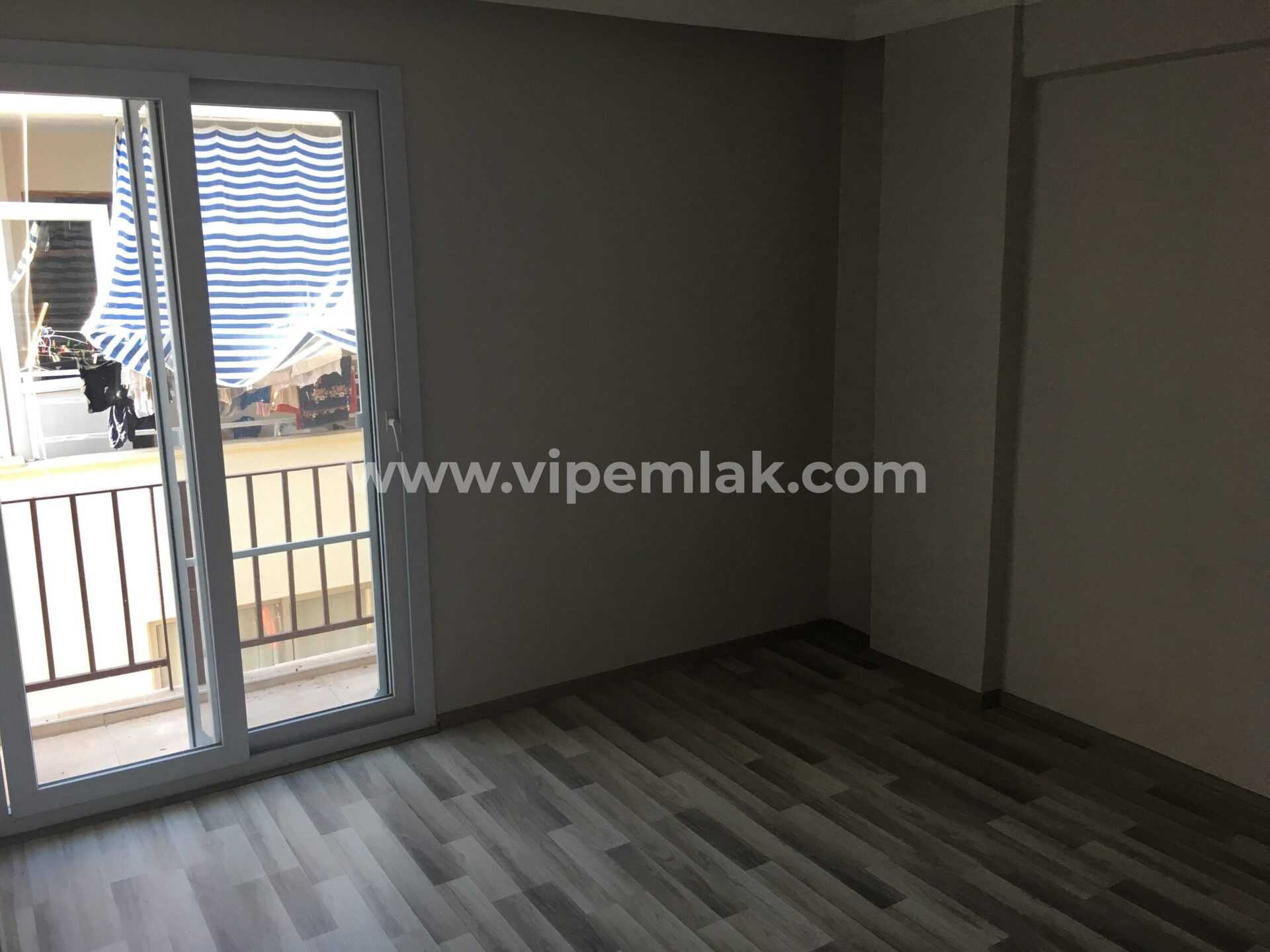 ERDEMLİ’DE İÇİ YAPILI BAKIMLI SATILIK UYGUN FİYATTA DAİRE
