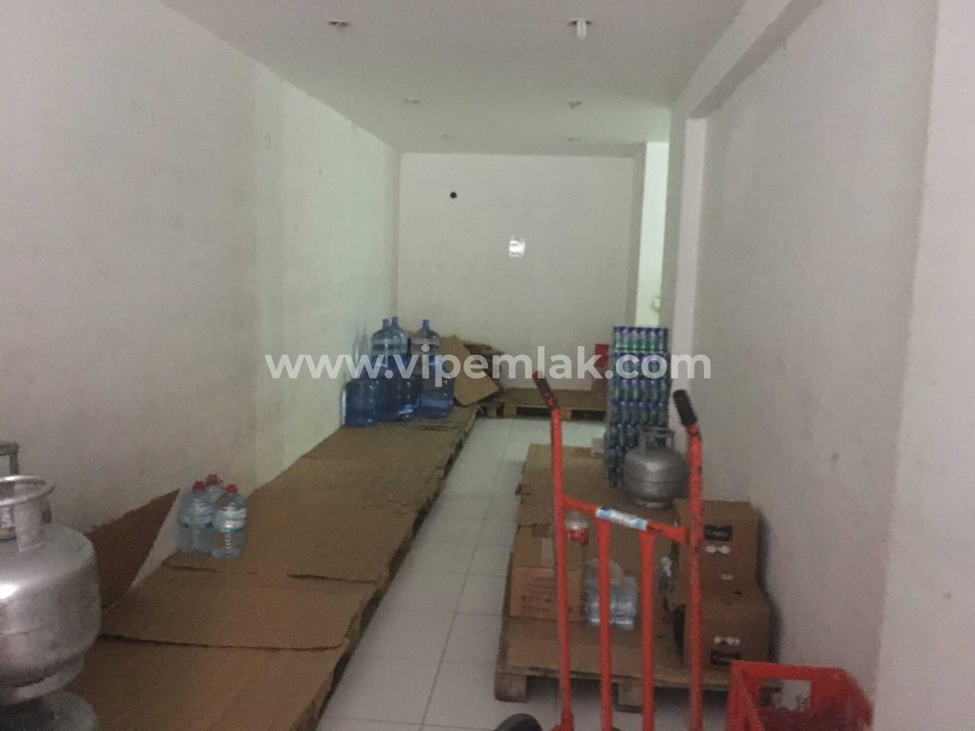 ERDEMLİ YENİ HASTANE CADDESİNDE İKİ KATLI SATILIK DÜKKAN
