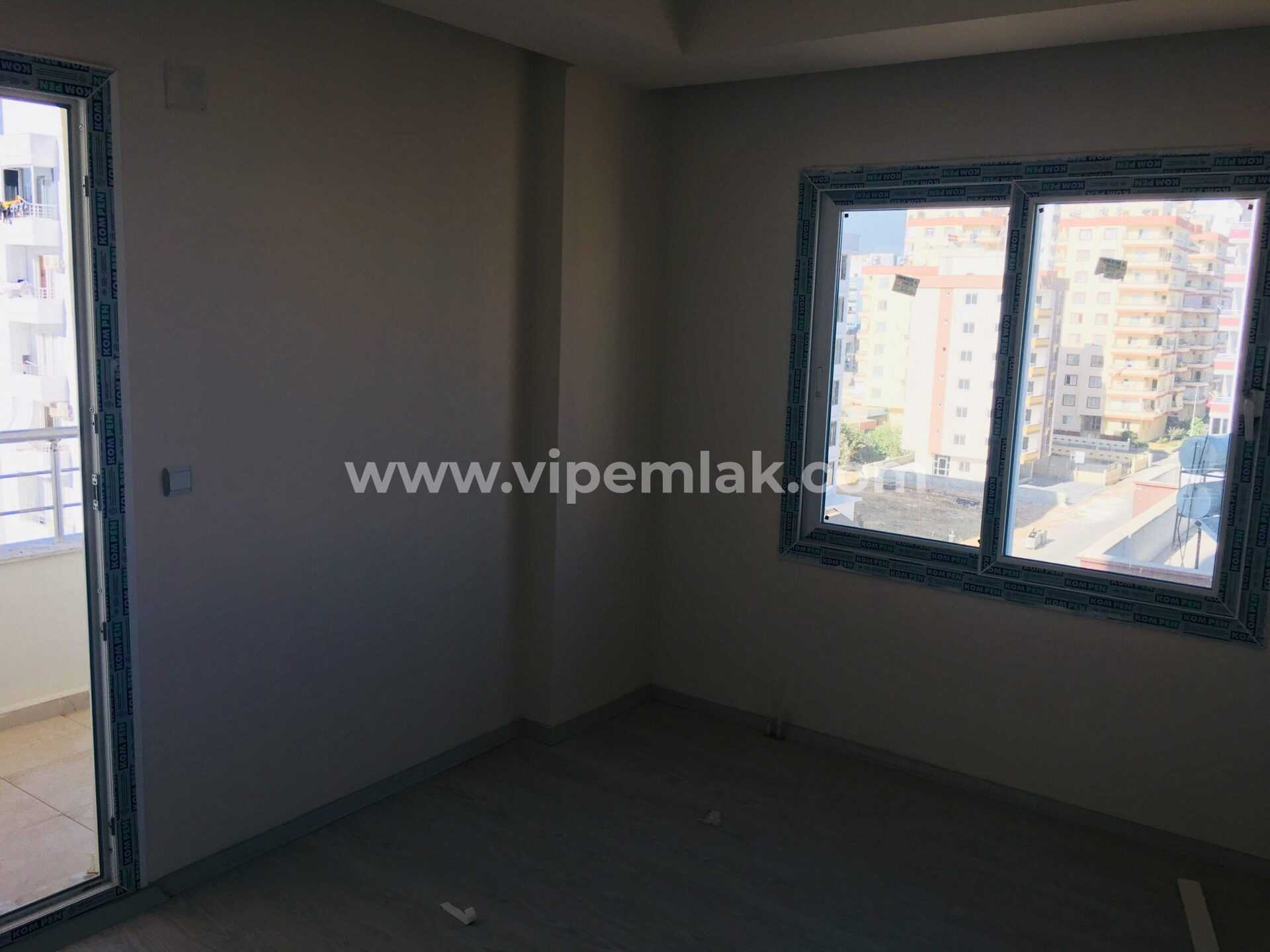 ERDEMLİ TAPU CADDESİNDE HAVUZLU SİTEDE SATILIK SIFIR DAİRE