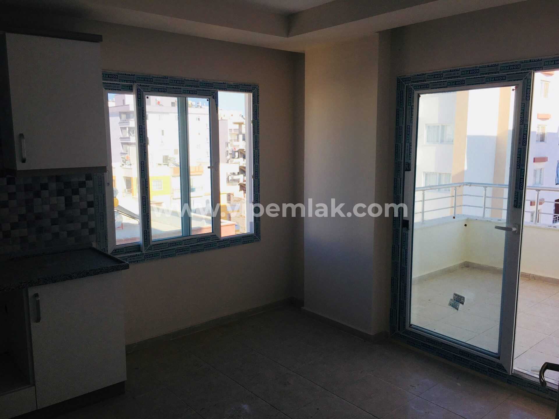 ERDEMLİ TAPU CADDESİNDE HAVUZLU SİTEDE SATILIK SIFIR DAİRE