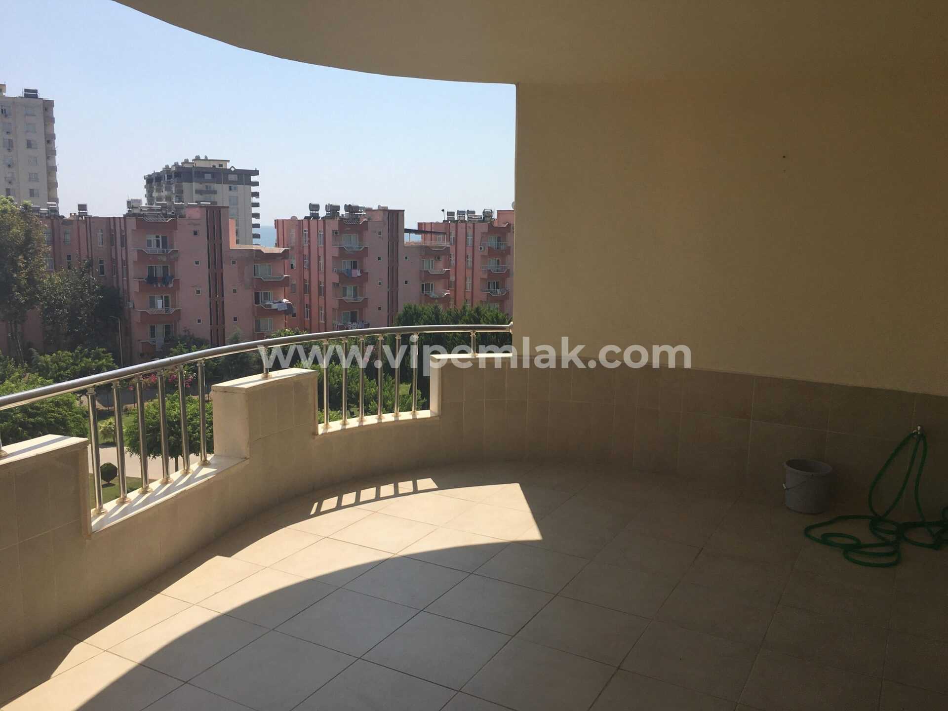 MERSİN KARGIPINARI QUEENABA SİTESİNDE SATILIK LÜX YAZLIK DAİRE