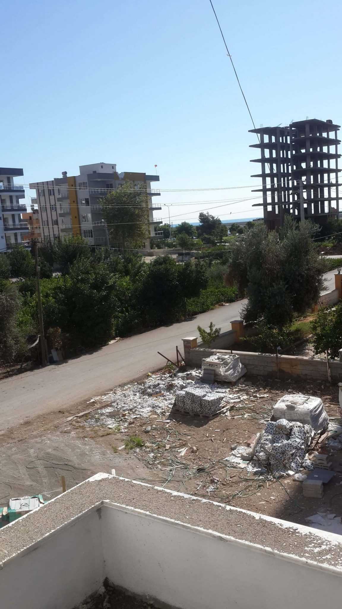 ALATA MAH. CEPHELERİ AÇIK DENİZE 100 M 2+1 SATILIK DAİRELER