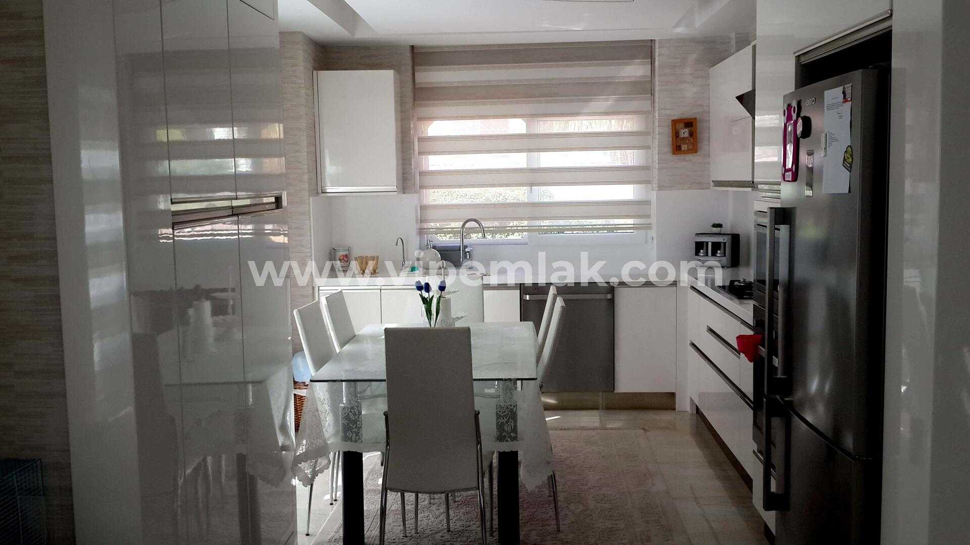 ERDEMLİ ALACAÖREN VİLLARINDA ULTRA LUX SATILIK TRİPLEX