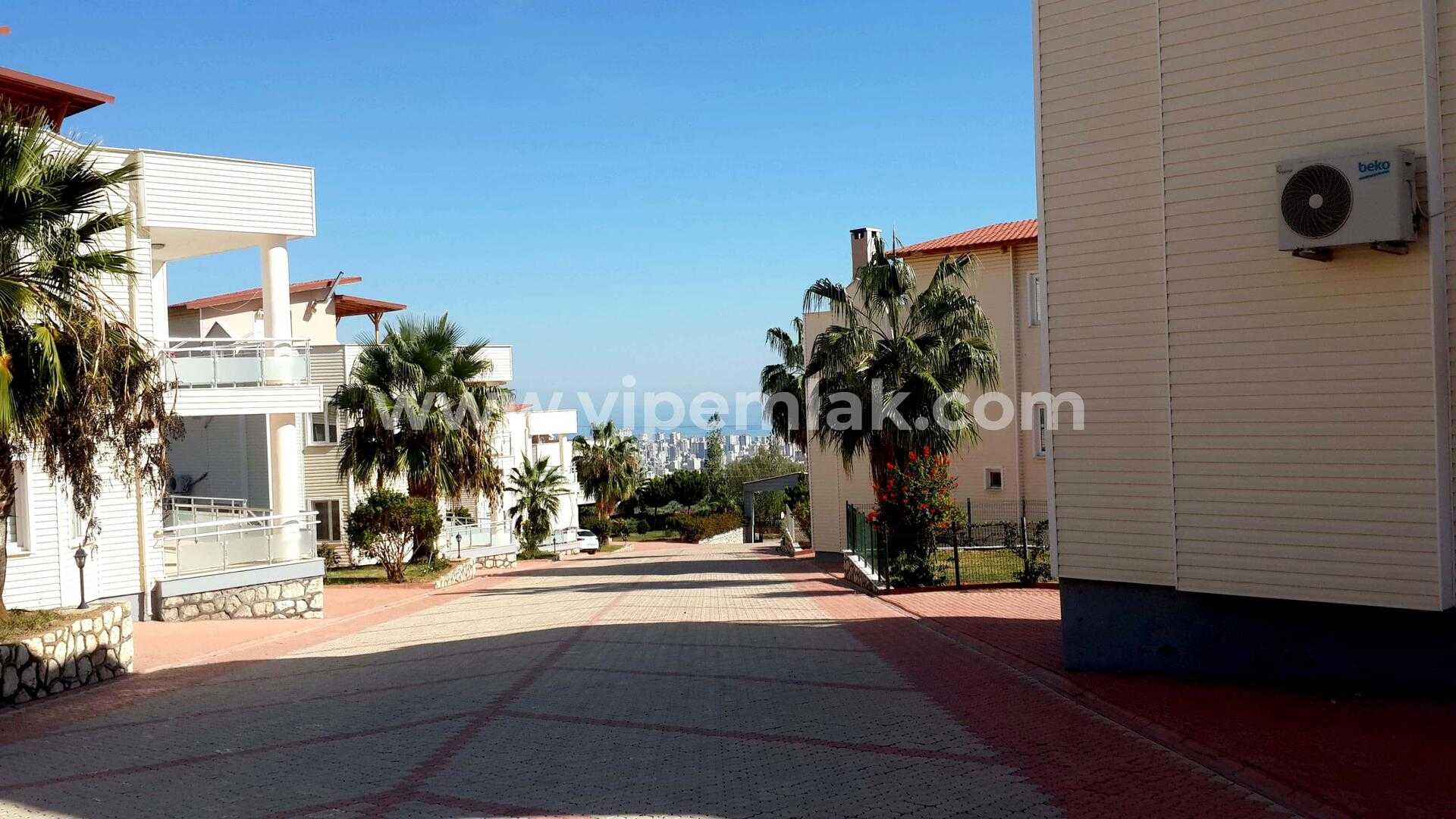 ERDEMLİ ALACAÖREN VİLLARINDA ULTRA LUX SATILIK TRİPLEX