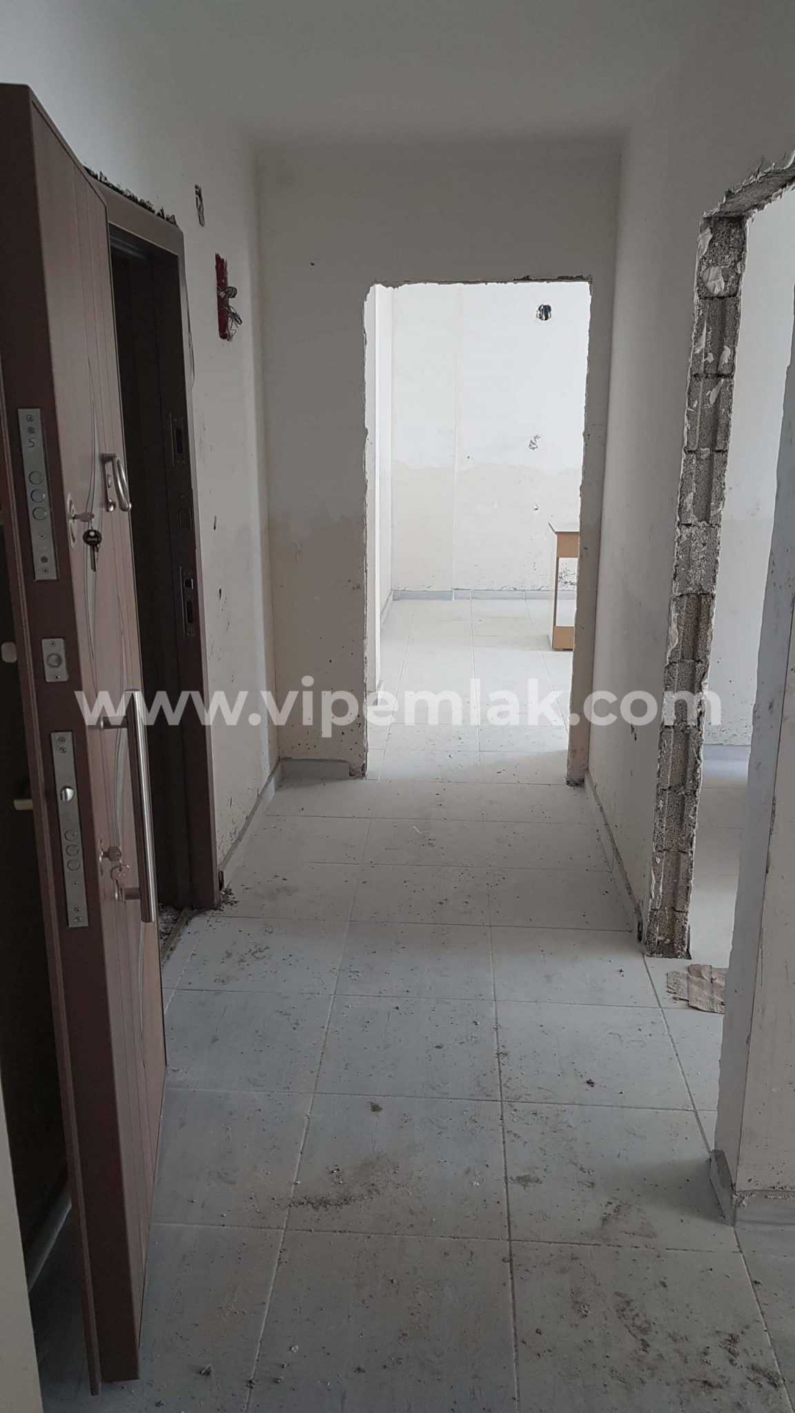 Erdemli sıfır binada satılık uygun fiyatlı 2+1 daire