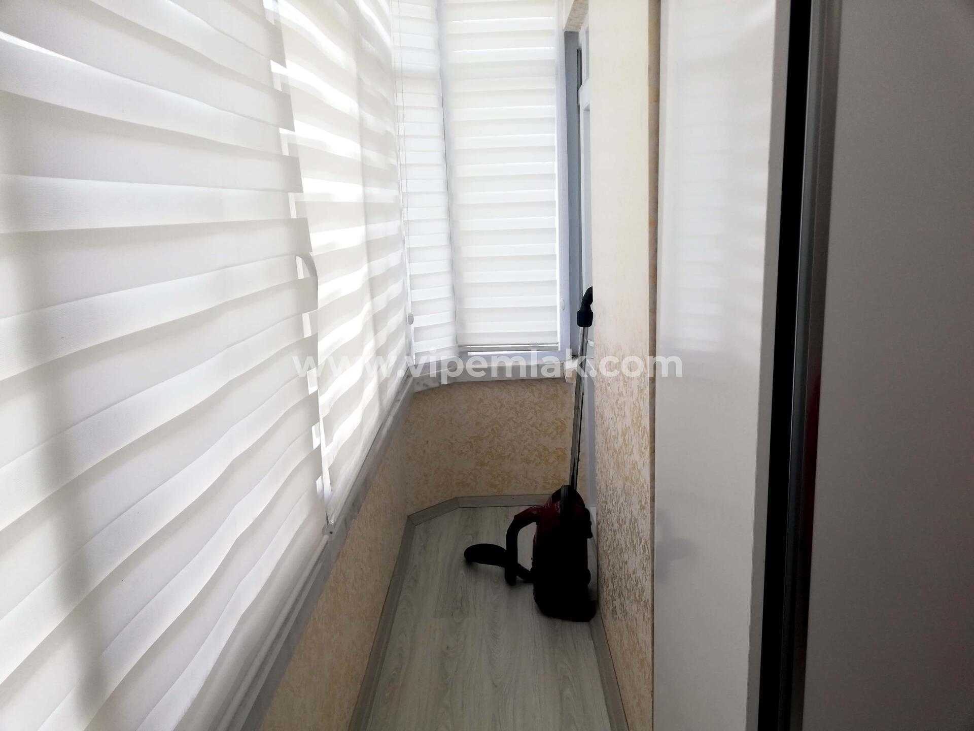 ERDEMLI MERKEZ DENIZE ÇOK YAKIN KONUMDA EŞYALI SÜPER 1+1