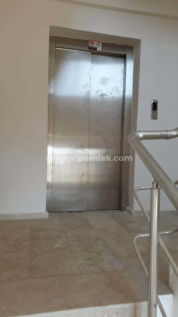 Satılık yazlık daire havuzlu site içerisinde yüksek kat