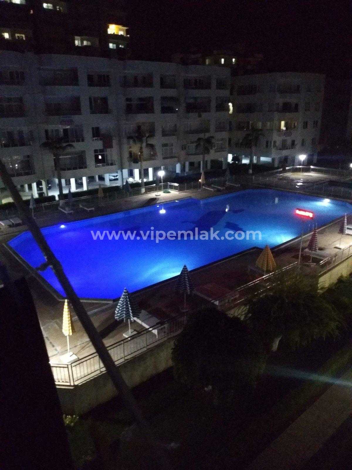 ARPAÇBAHŞİŞTE YUNUS TATİL SİTESİNDE EŞYALI SATILIK KELEPİR 3+1 DAİRE