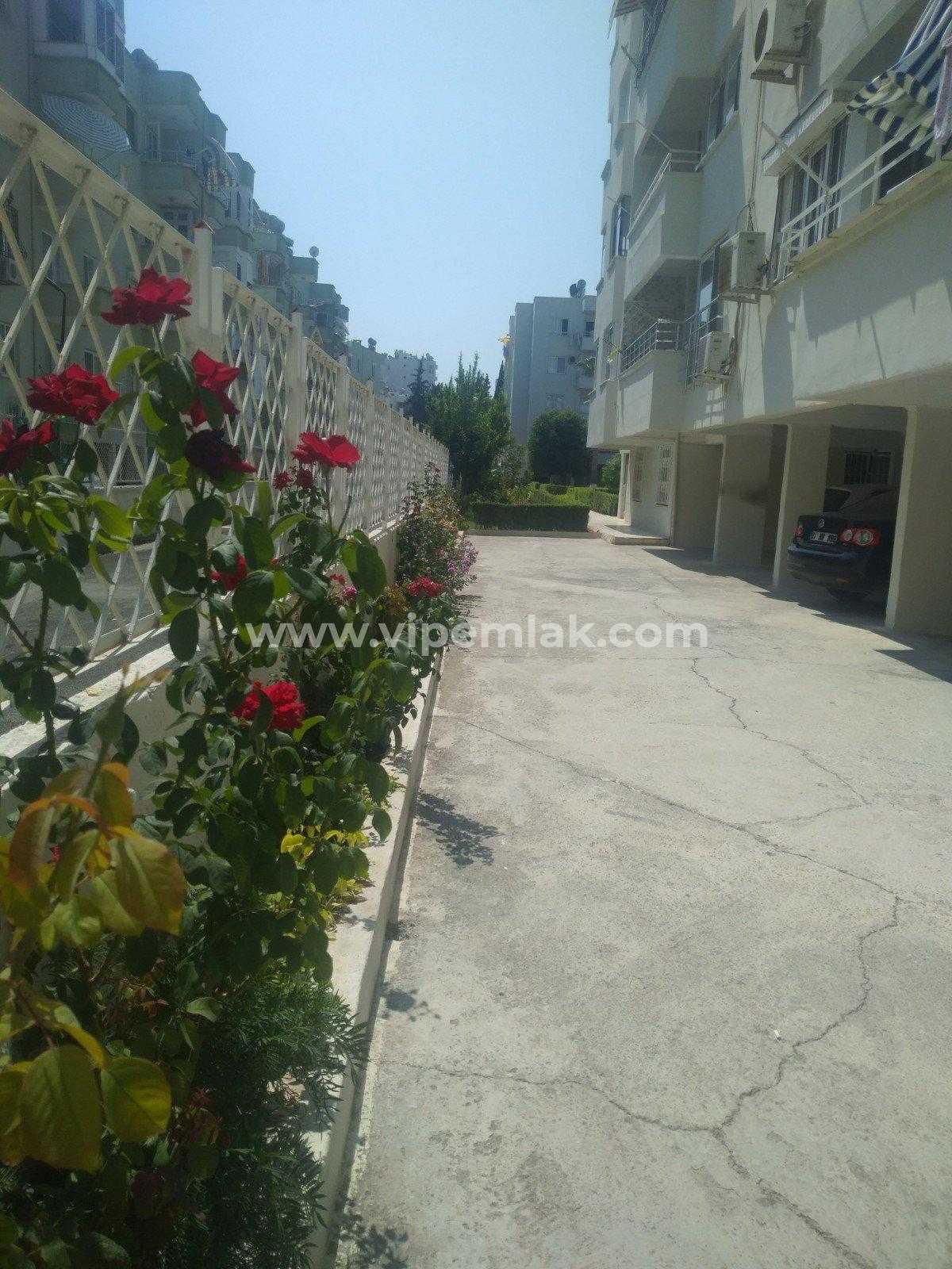 ARPAÇBAHŞİŞTE YUNUS TATİL SİTESİNDE EŞYALI SATILIK KELEPİR 3+1 DAİRE