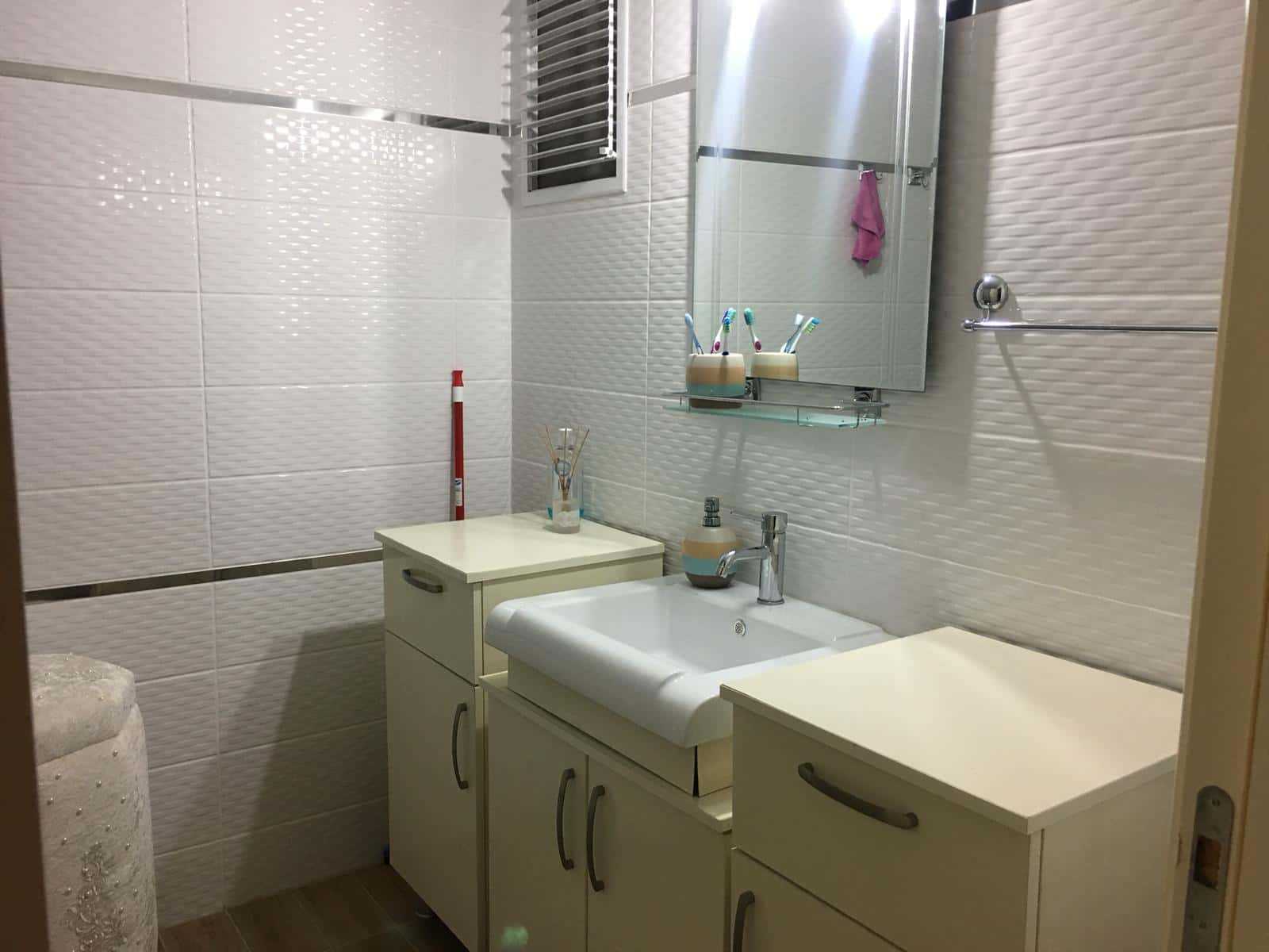 MERSİN KARGIPINARI QUEENABA SİTESİNDE EŞYALI SATILIK YAZLIK EV