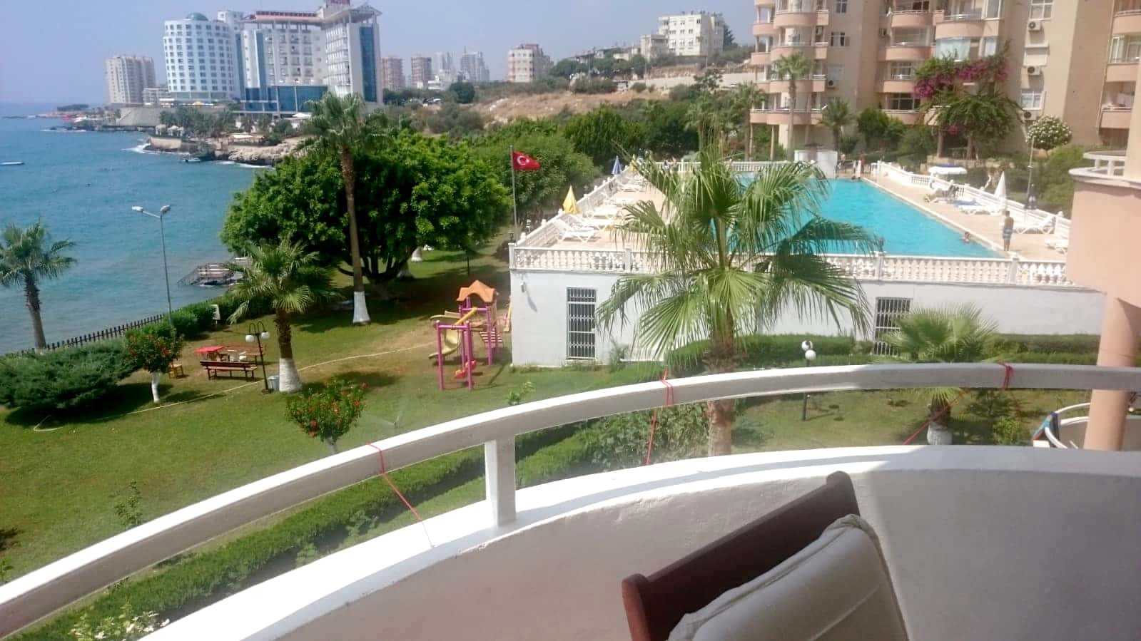 AYAŞ ÖZDE TATİL SİTESİNDE MUHTEŞEM DENİZ MANZARALI SATILIK YAZLIK DAİRE