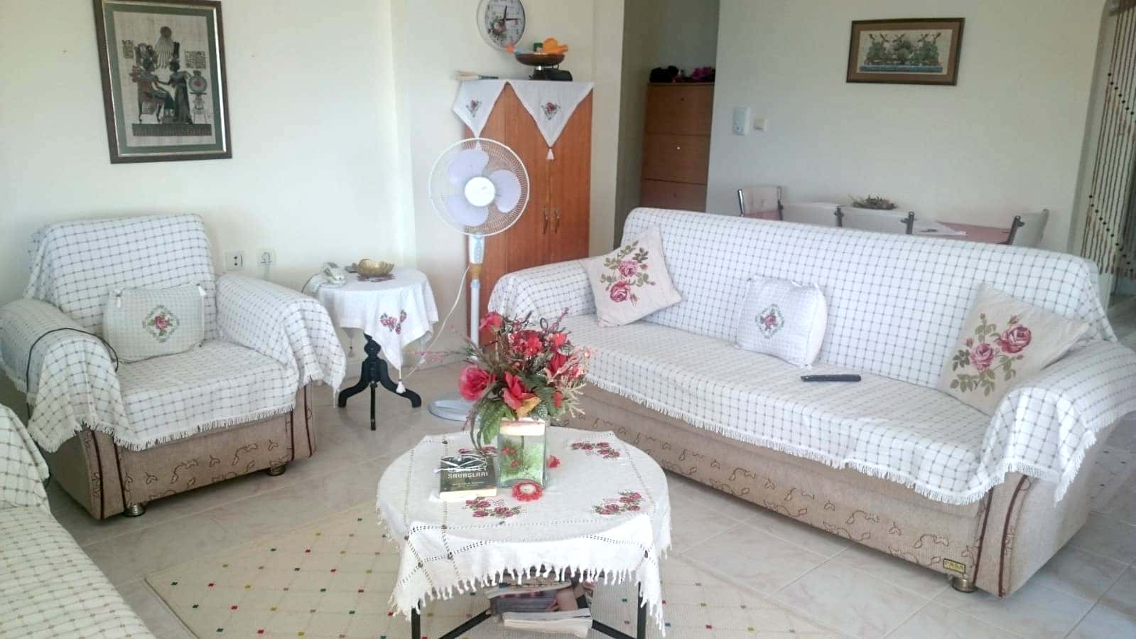 AYAŞ ÖZDE TATİL SİTESİNDE MUHTEŞEM DENİZ MANZARALI SATILIK YAZLIK DAİRE