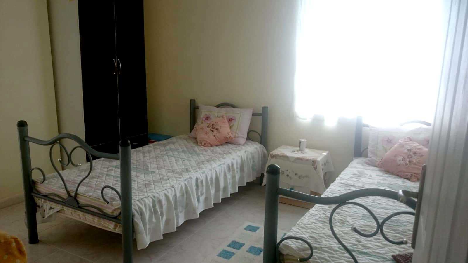 AYAŞ ÖZDE TATİL SİTESİNDE MUHTEŞEM DENİZ MANZARALI SATILIK YAZLIK DAİRE