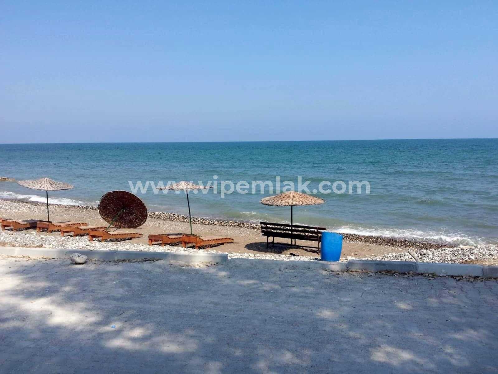 ÇEŞMELİDE DENİZE SIFIR KONUMDA KELEPİR FİYATTA SATILIK VİLLA