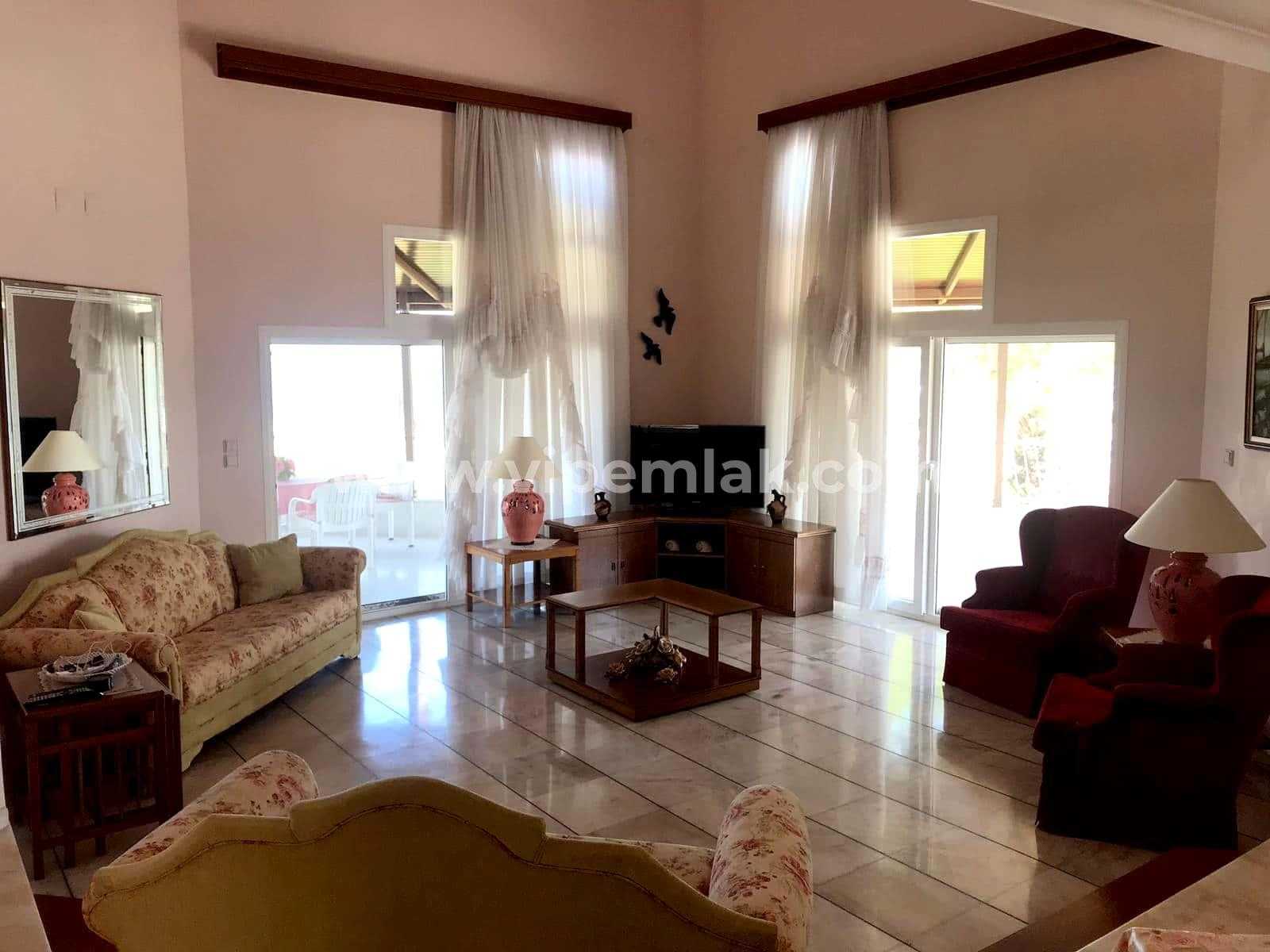 MERSİN ALTINPORTAKAL SİTESİNDE DENİZE SIFIR 4+1 EŞYALI SATILIK VİLLA