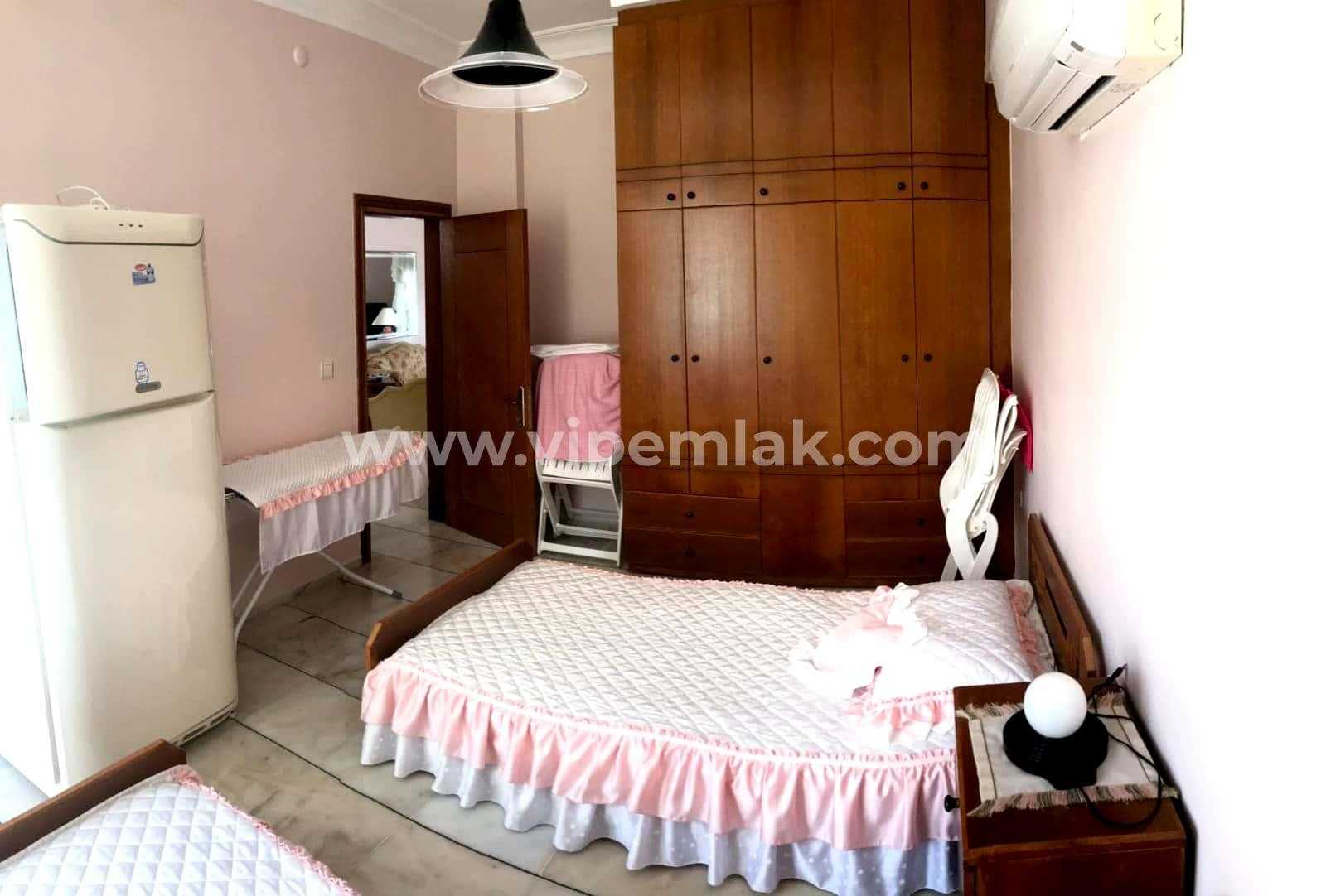 MERSİN ALTINPORTAKAL SİTESİNDE DENİZE SIFIR 4+1 EŞYALI SATILIK VİLLA