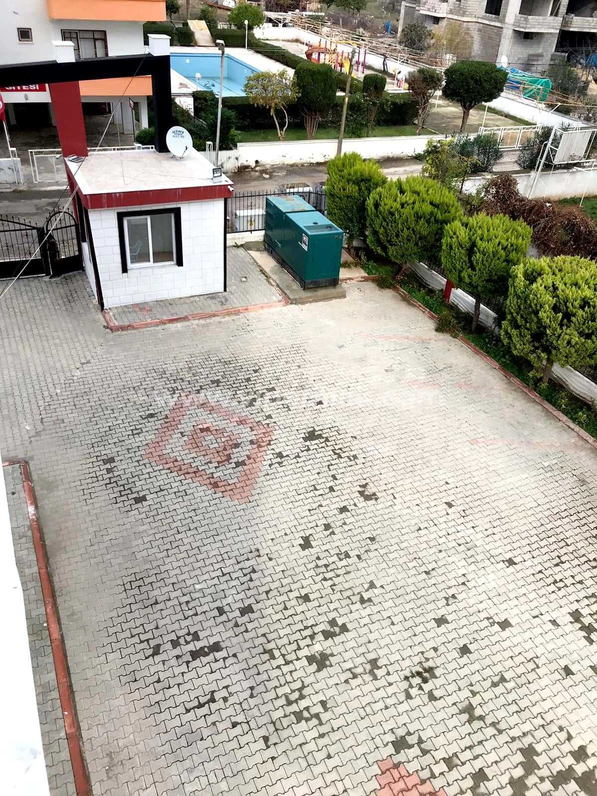 HFT 3 SİTESİNDE KARGIPINARINDA SATILIK 2+1 YAZLIK DAİRE