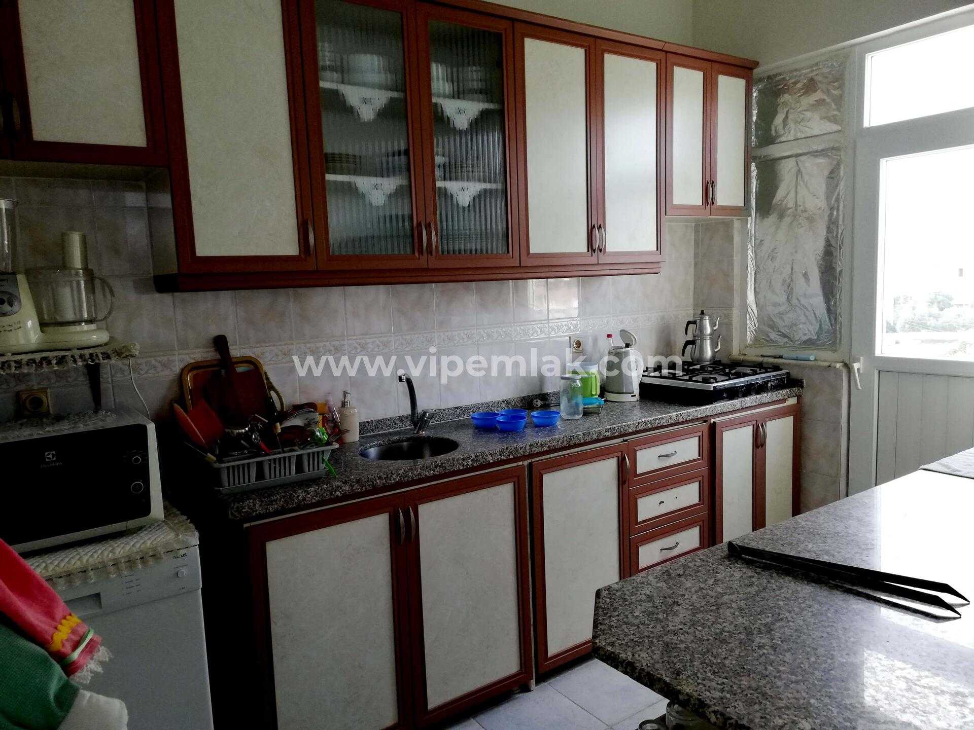 KUMKUYUDA EFSANE DENİZ MANZARALI EŞYALI SATILIK 2+1  YAZLIK DAİRE