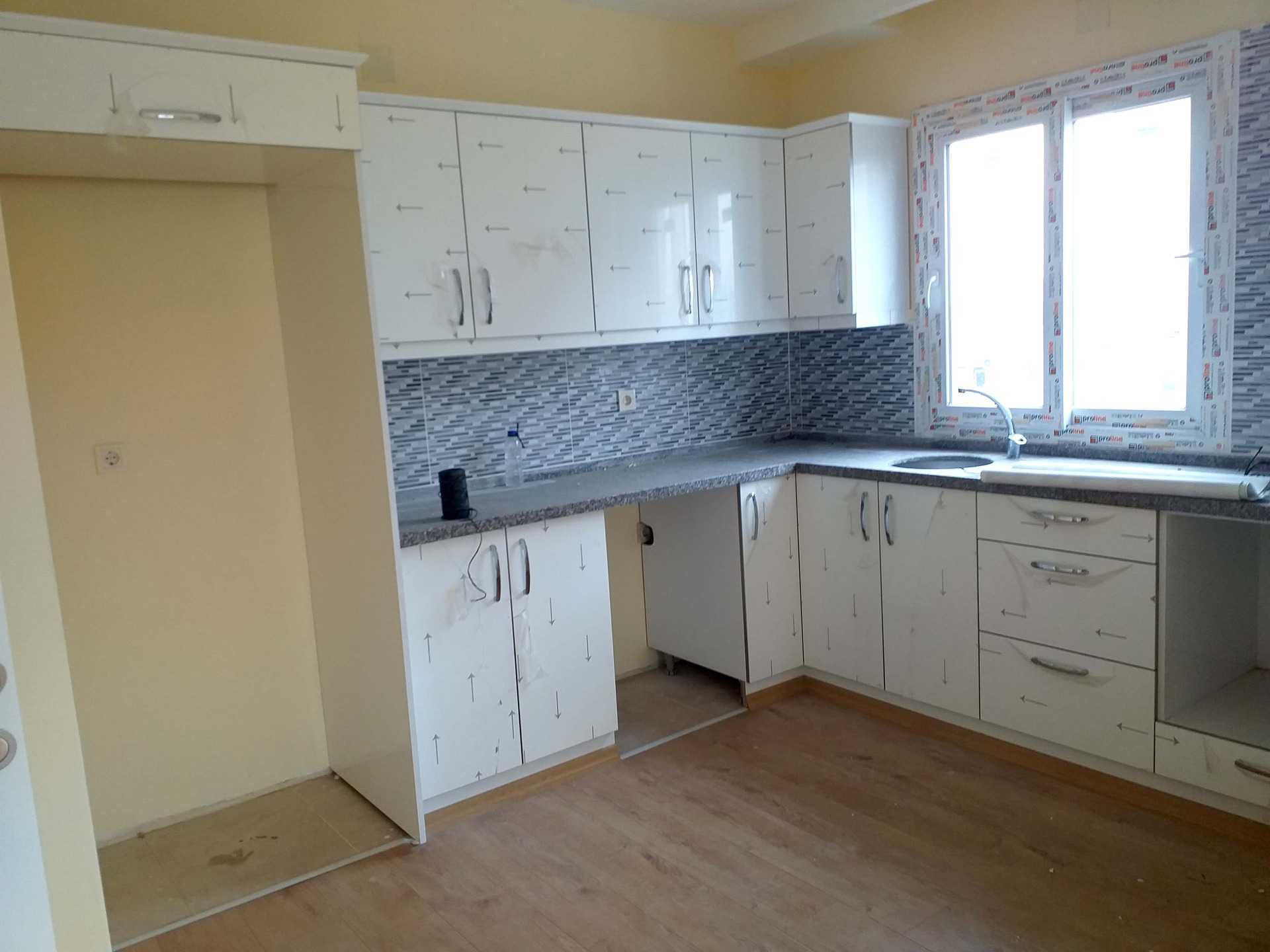 ERDEMLİ ALATA MAH. DENİZ MANZARALI EBEVEYN BANYOLU ACİL SATILIK 2+1 DAİRE