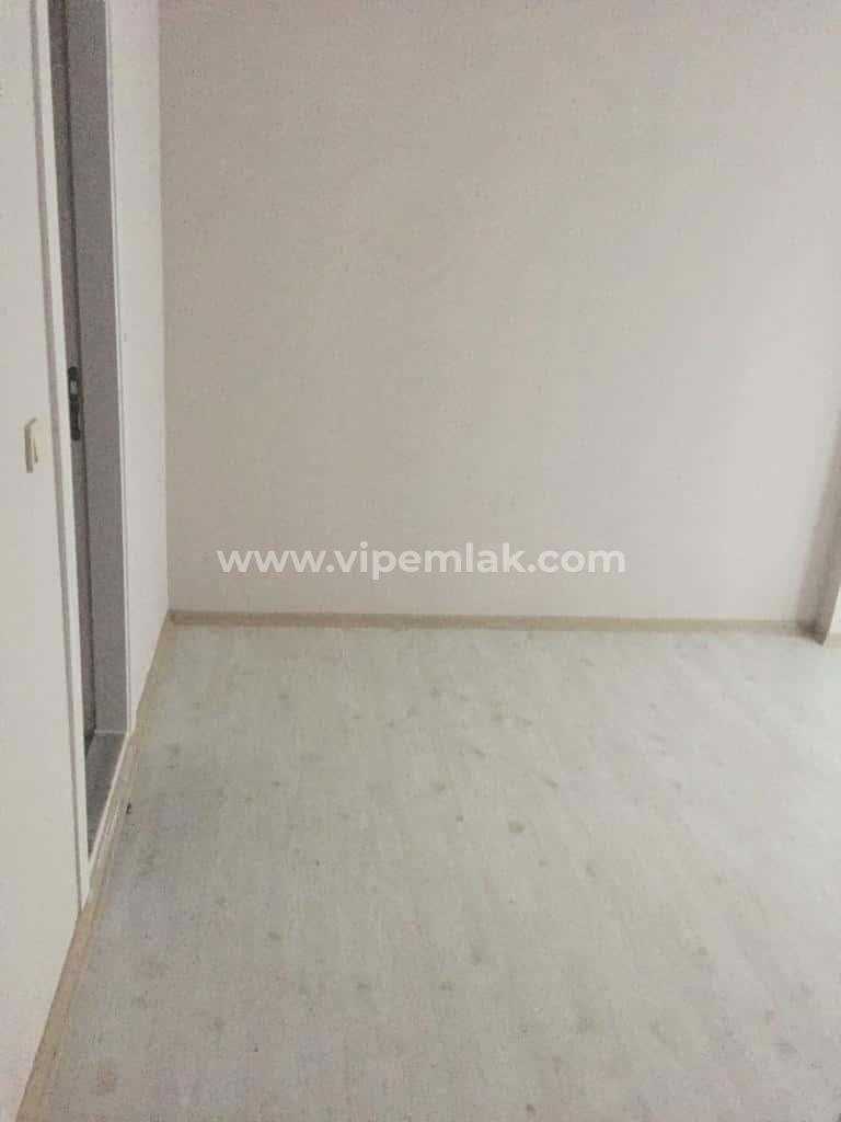 ALATA MAHALLESİNDE ACİL SATILIK KELEPİR FİYATTA SATILIK DAİRE