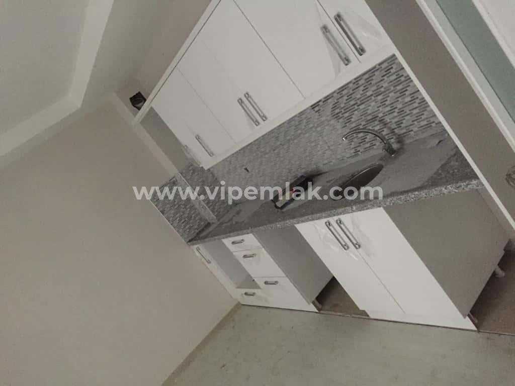 ALATA MAHALLESİNDE ACİL SATILIK KELEPİR FİYATTA SATILIK DAİRE