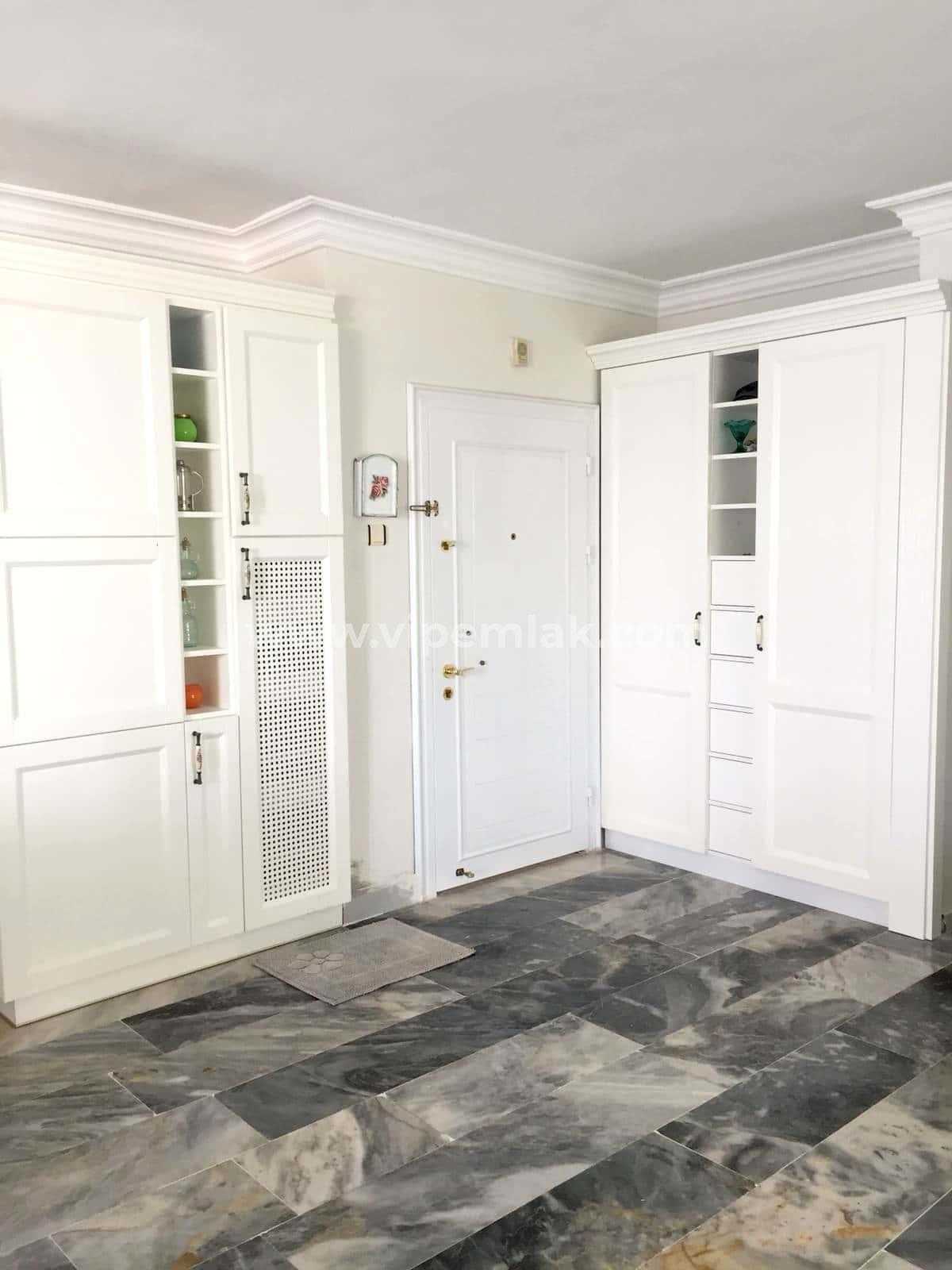 KUMKUYU ÖZEL DİZAYN SİTE İÇİ 3+1 185 M2 SATILIK DAİRE