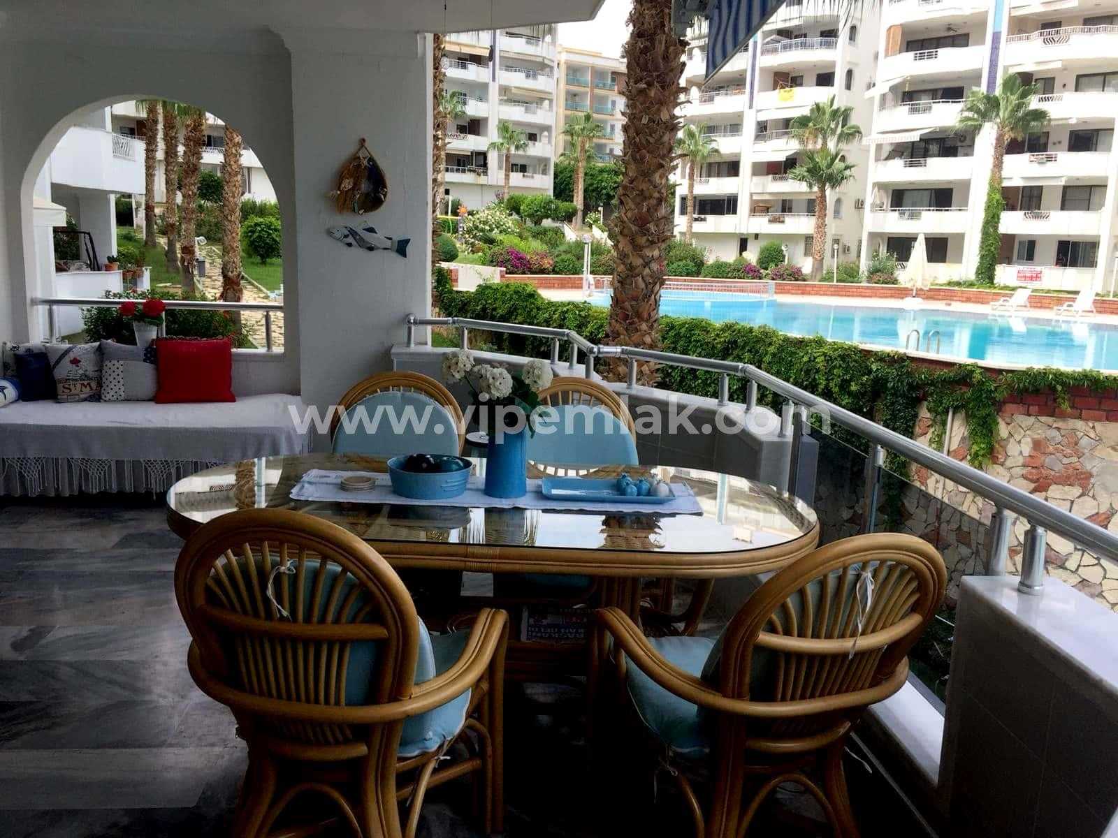 KUMKUYU ÖZEL DİZAYN SİTE İÇİ 3+1 185 M2 SATILIK DAİRE
