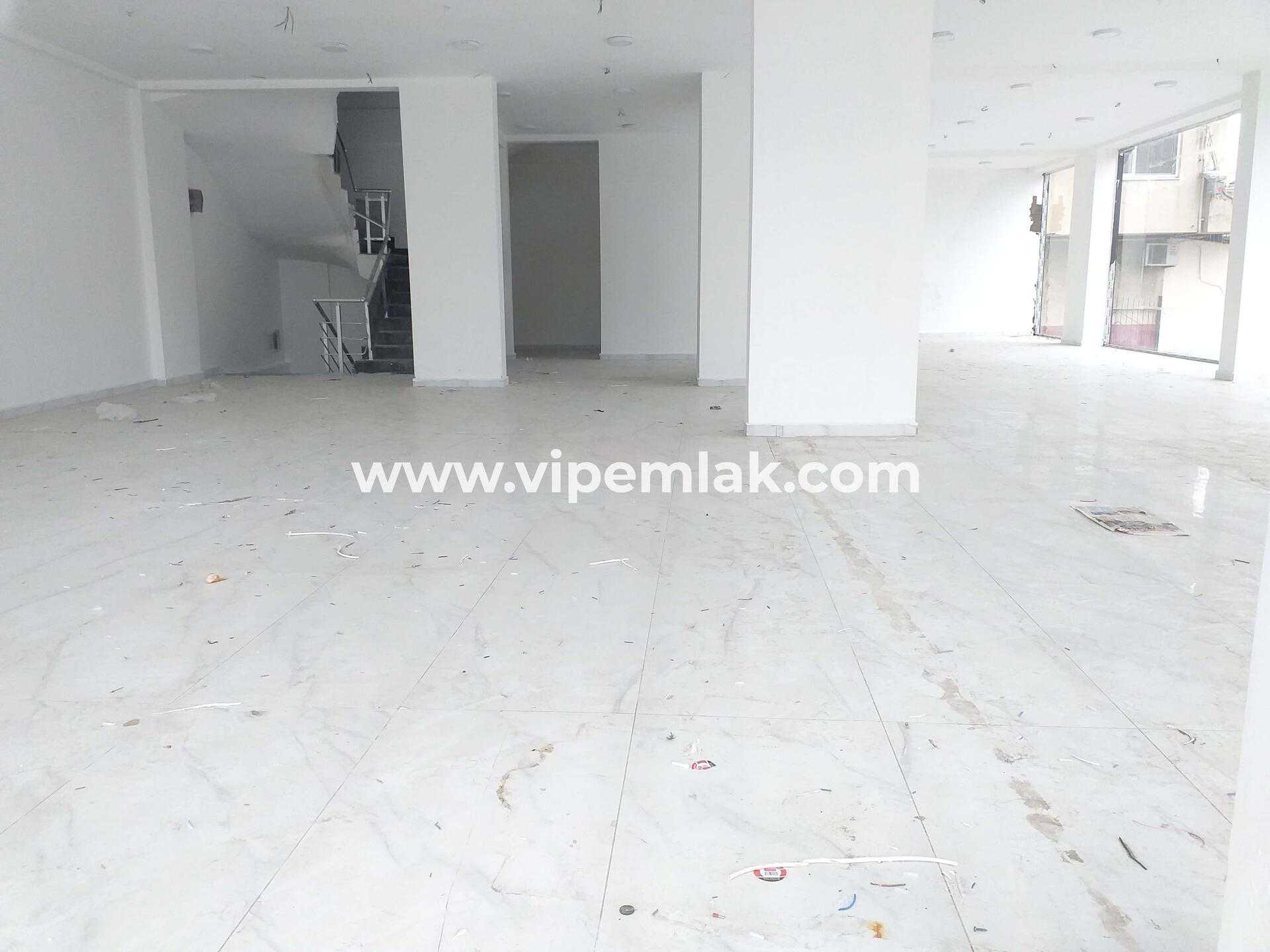 akdeniz mah aylık 15000 tl kiracılık  576 m2 köşe başı satılık dükkan