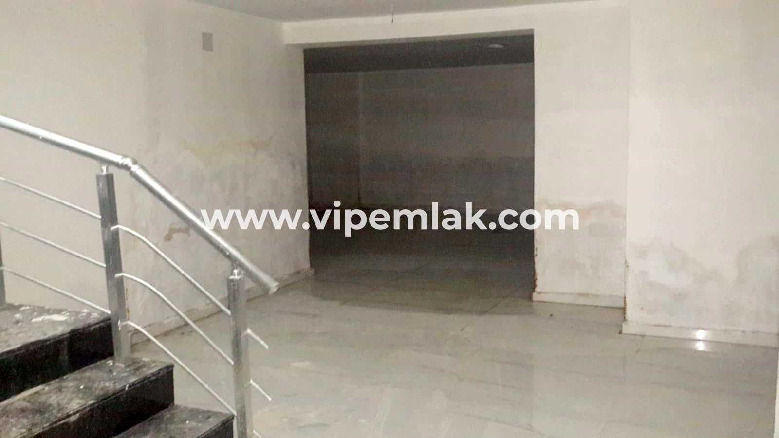 akdeniz mah aylık 15000 tl kiracılık  576 m2 köşe başı satılık dükkan