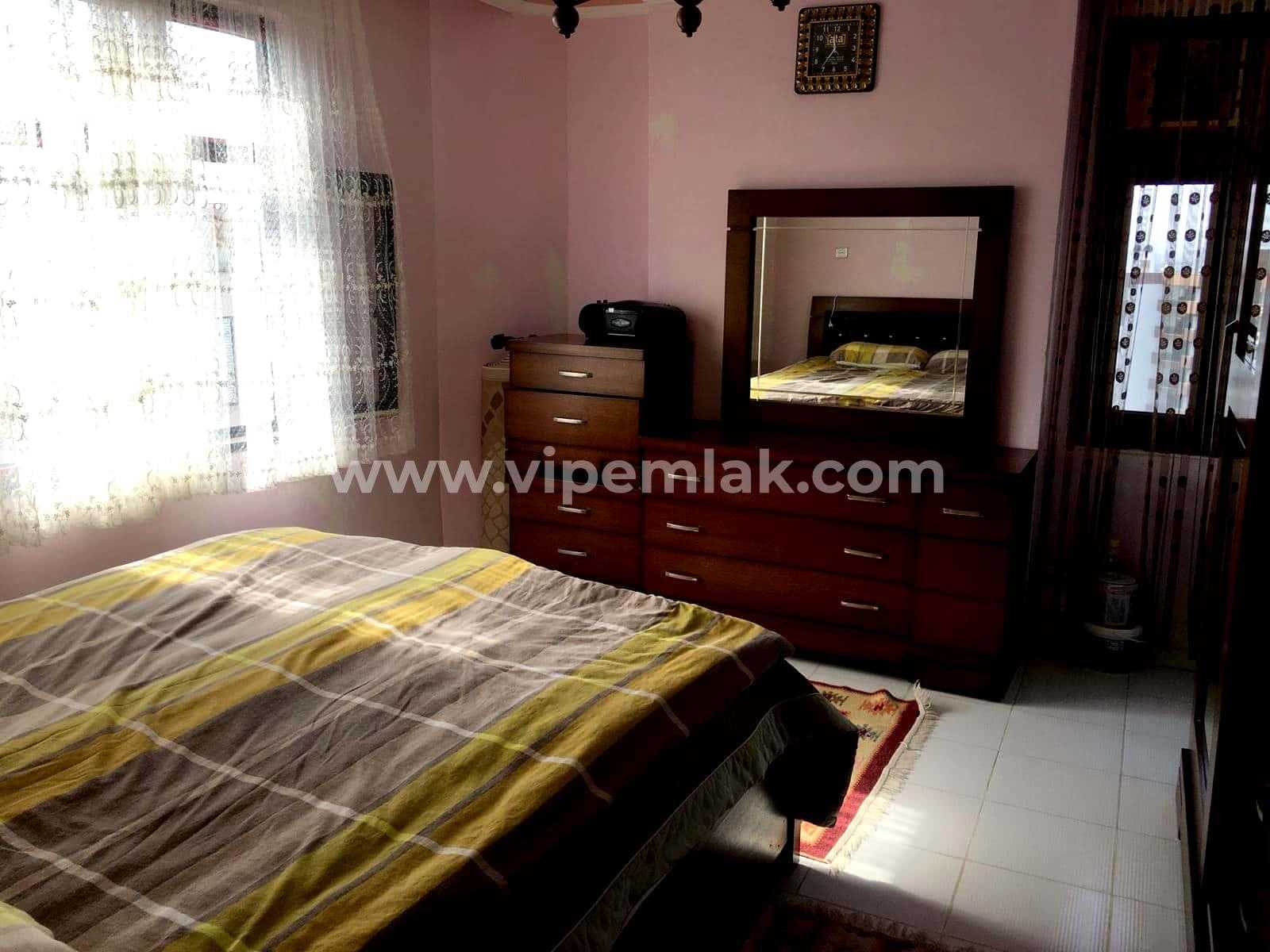 MERSİN TÖMÜKTE DENİZ MANZARALI SEYRANBAĞLARI SİTESİNDE SATILIK 3+1 YAZLIK DAİRE