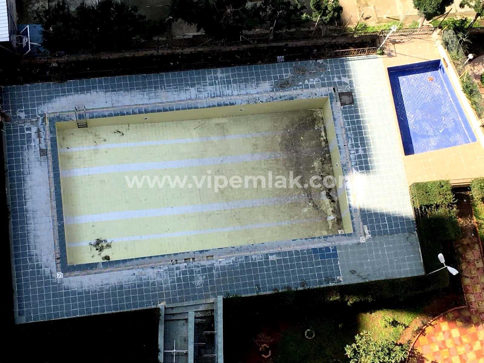 MERSİN TÖMÜK SEYRANBAĞLARI SİTESİNDE  SATILIK GENİŞ 3+1 YAZLIK DAİRE