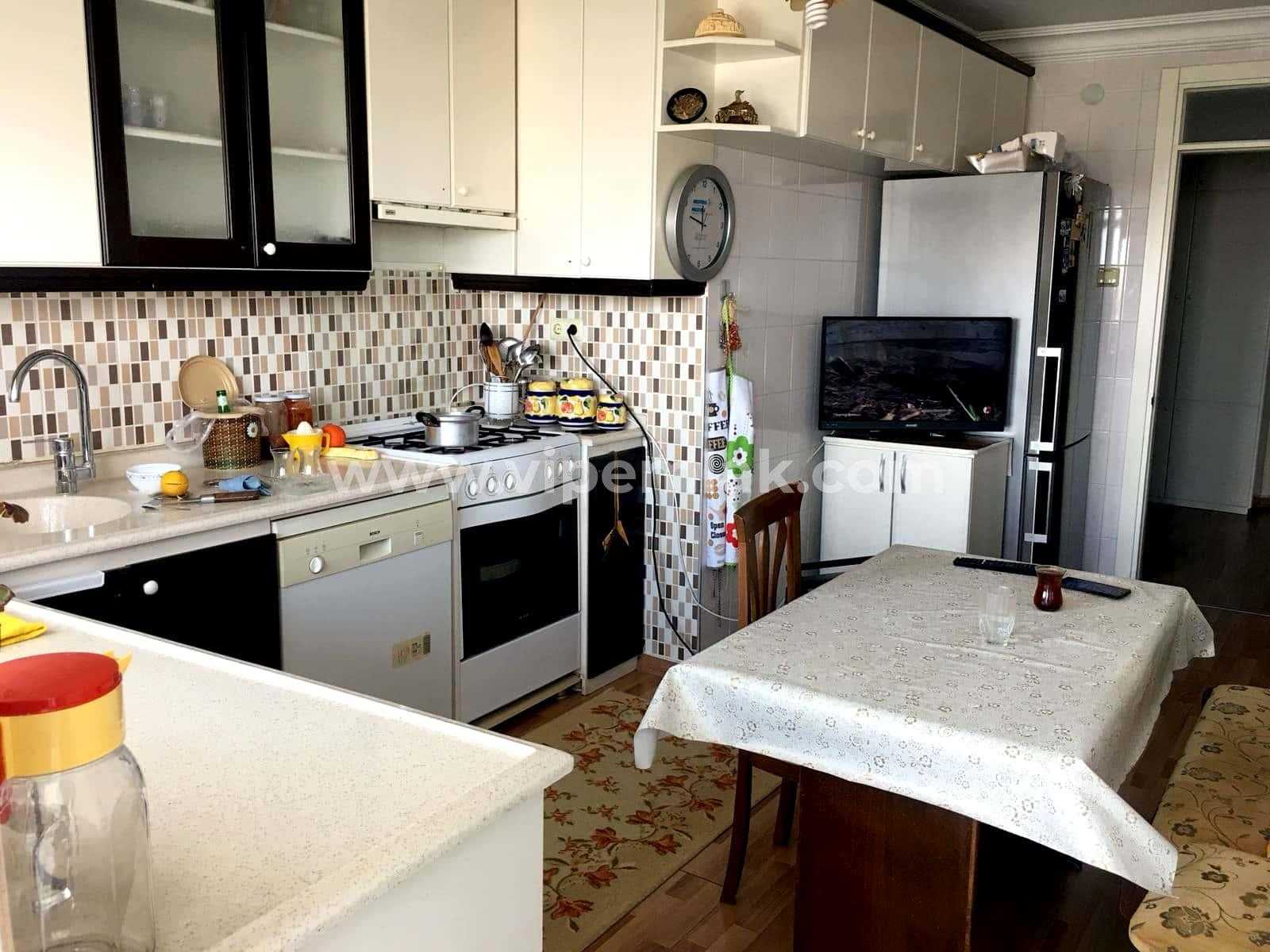 MERSİN TÖMÜK SEYRANBAĞLARI SİTESİNDE  SATILIK GENİŞ 3+1 YAZLIK DAİRE