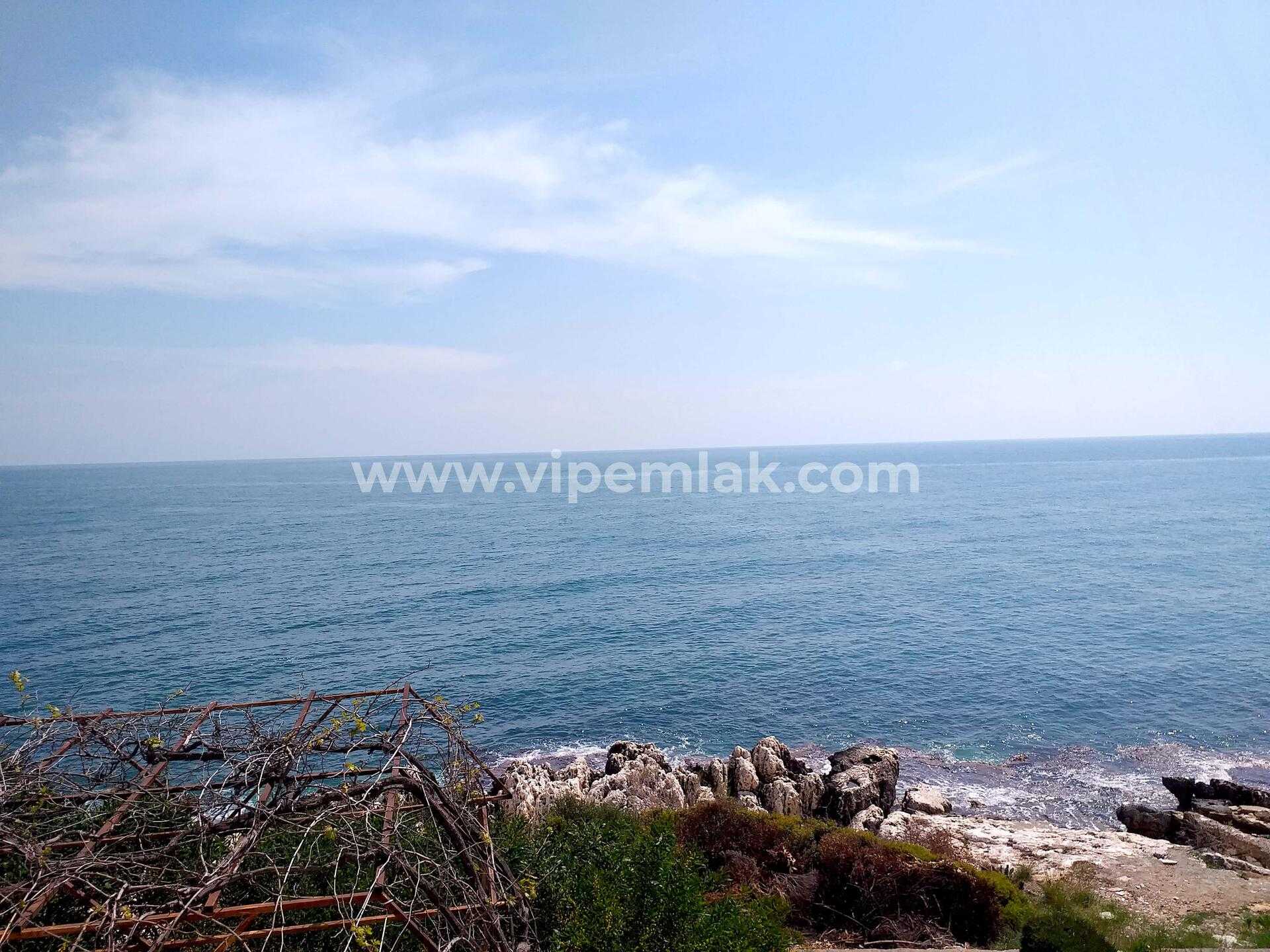 Mersin Erdemli  Ayaş  5+1 Denize Sıfır Fourlex Villa