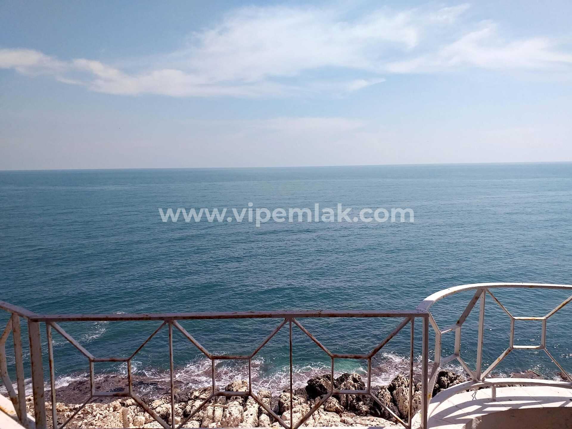 Mersin Erdemli  Ayaş  5+1 Denize Sıfır Fourlex Villa