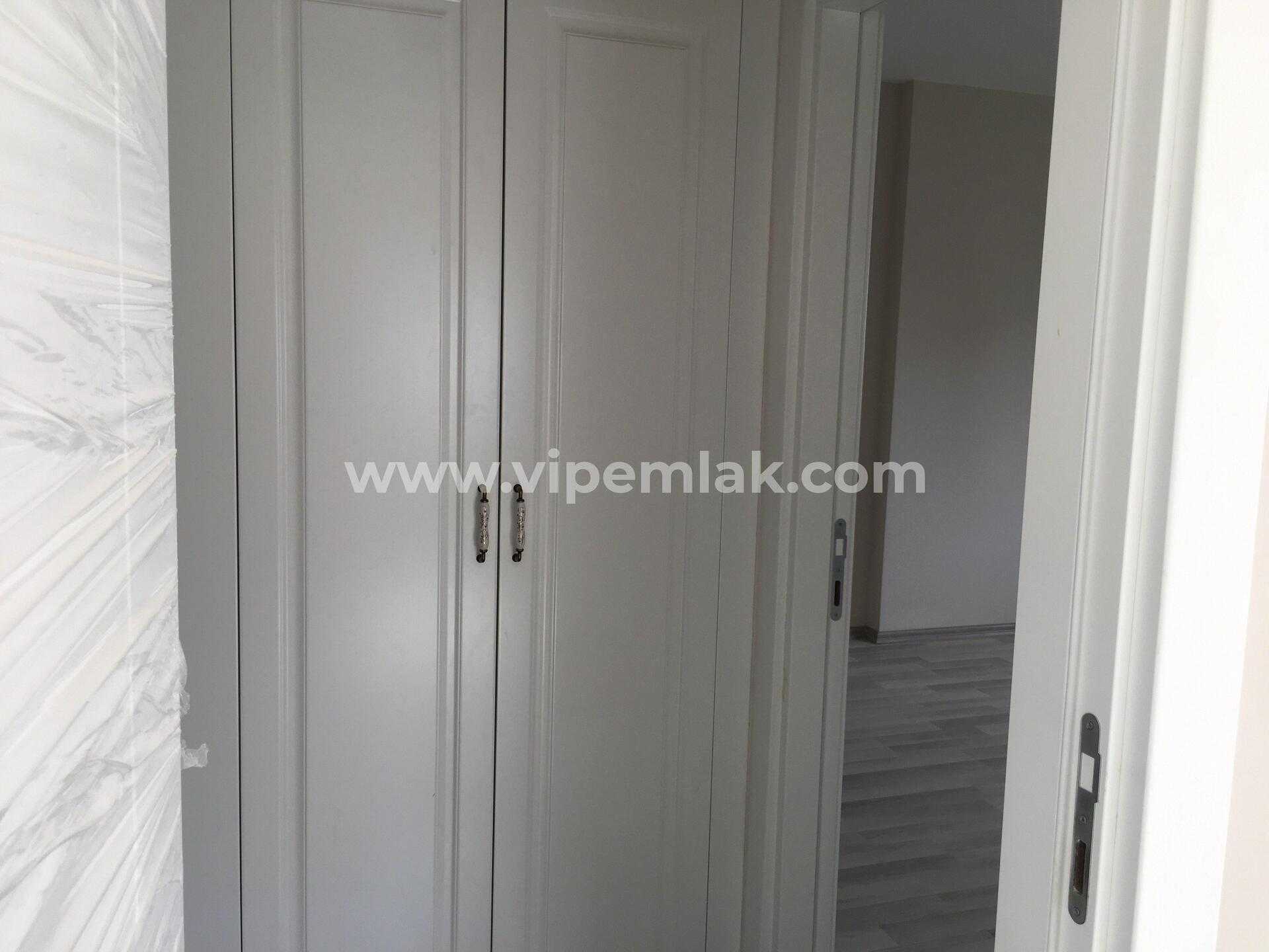 ERDEMLİ TÜRBE CADDESİNDE SATILIK 2+1 SIFIR DAİRE