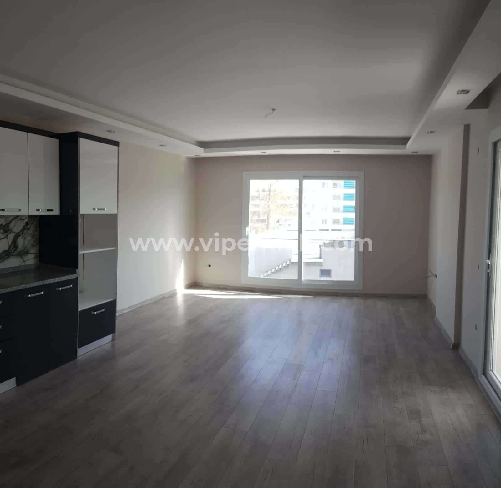 ARPAÇBAHŞİŞ’TE GENİŞ OTURUMLU 1+1 SATILIK YAZLIK EV