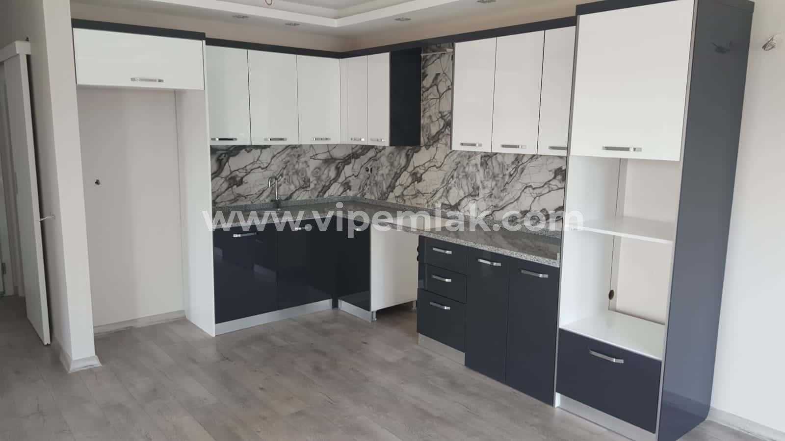 ARPAÇBAHŞİŞ’TE GENİŞ OTURUMLU 1+1 SATILIK YAZLIK EV