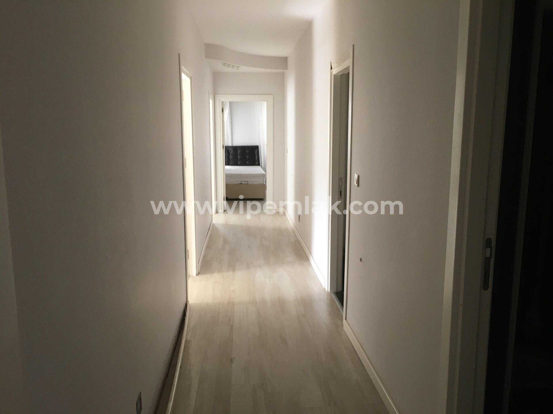 AKDENİZ MAHALLESİNDE HAVUZLU SİTE İÇERİSİNDE KİRALIK 4+1 DAİRE